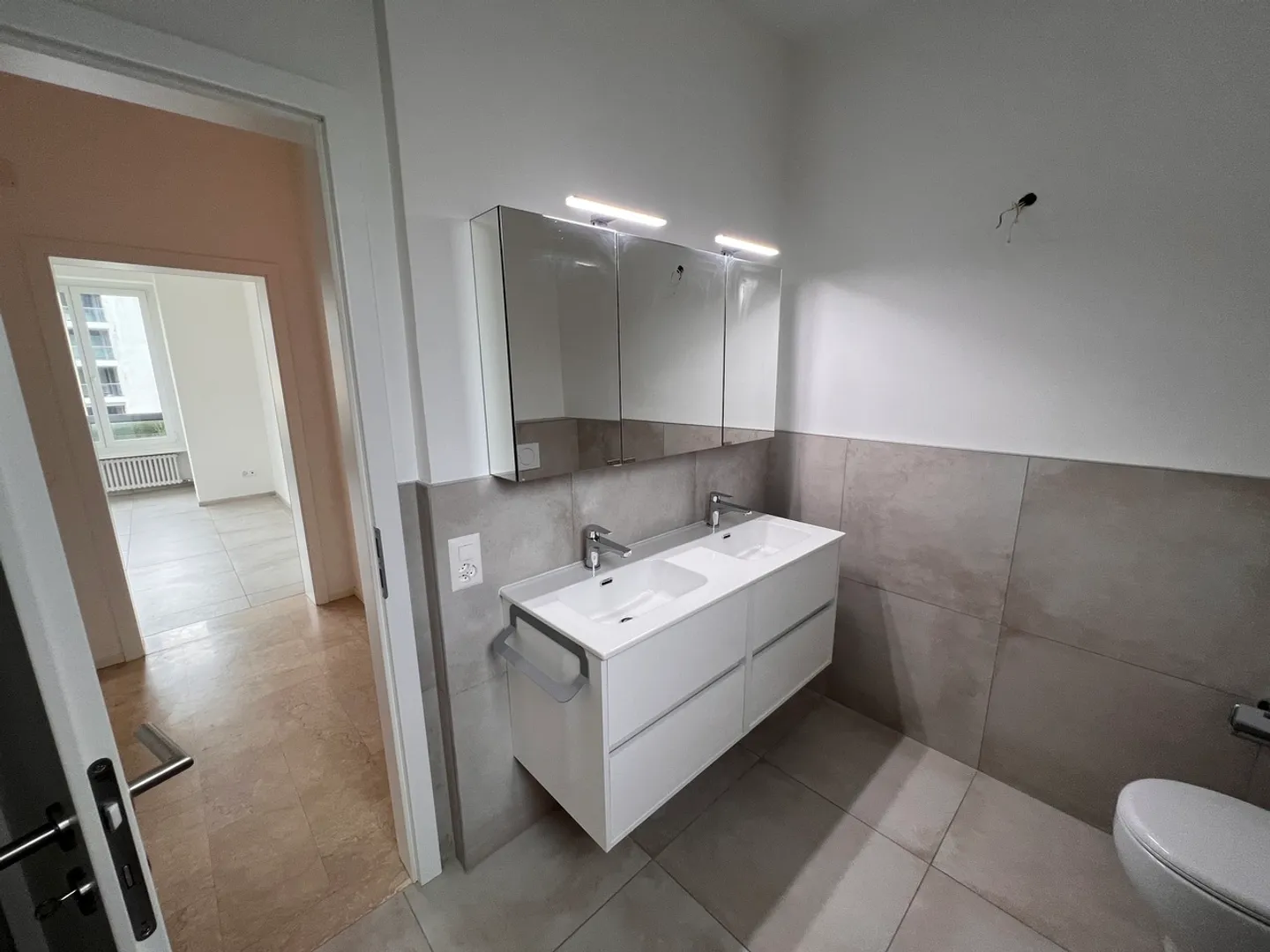 Affittare un appartamento luminoso e ristrutturato di 4,5 stanze - Foto 12 di 14