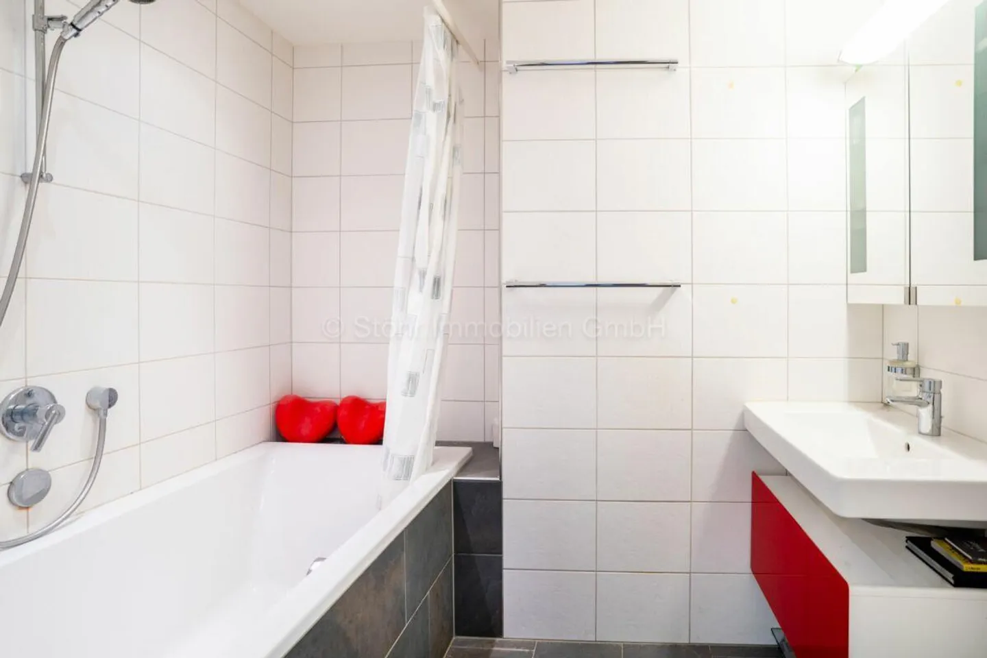 Affascinante casa trifamiliare con giardino a Winterthur-Veltheim - Foto 5 di 29