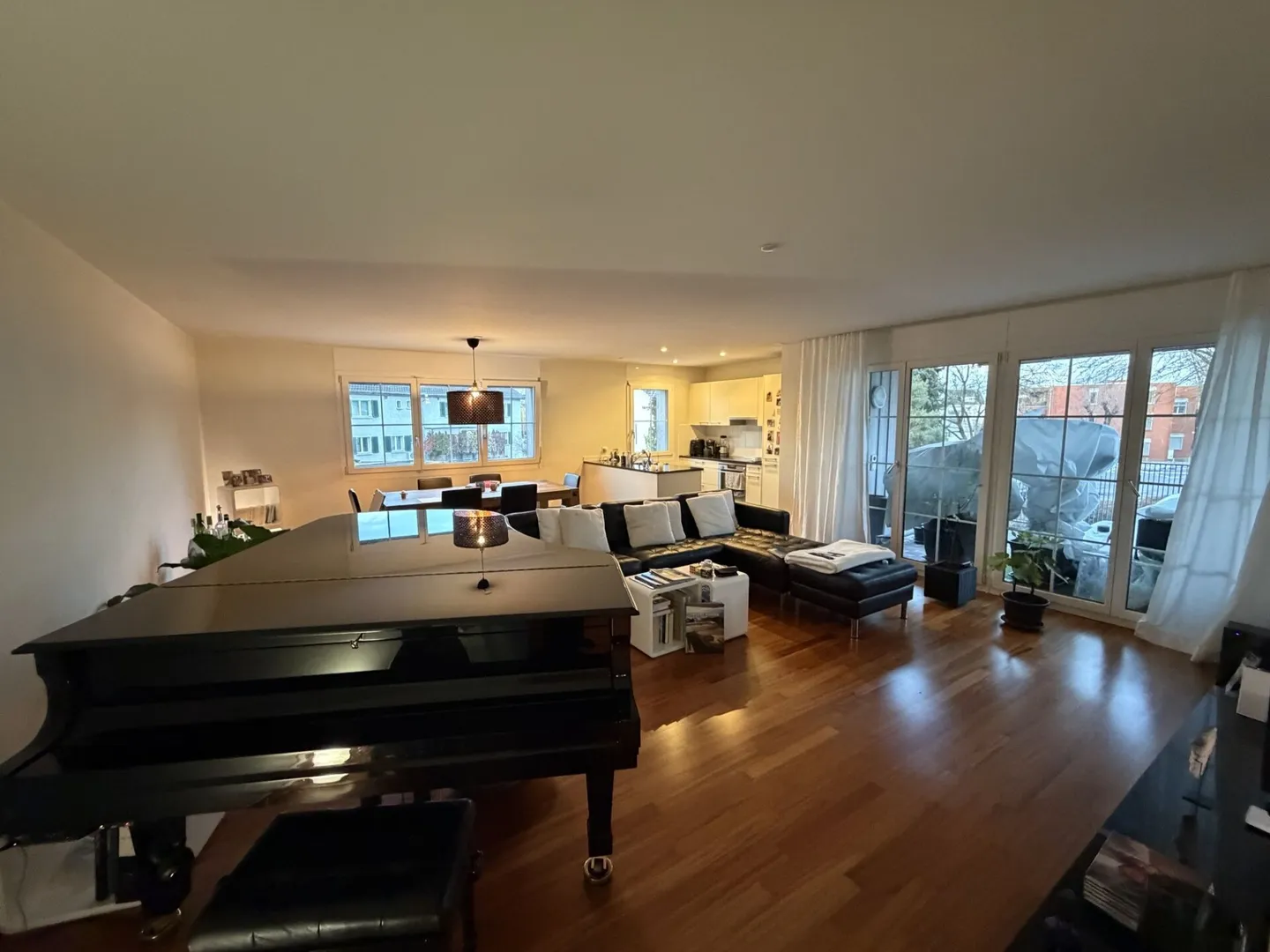 Appartamento cittadino di 4½ stanze dal design moderno in una posizione ben collegata - Foto 4 di 14