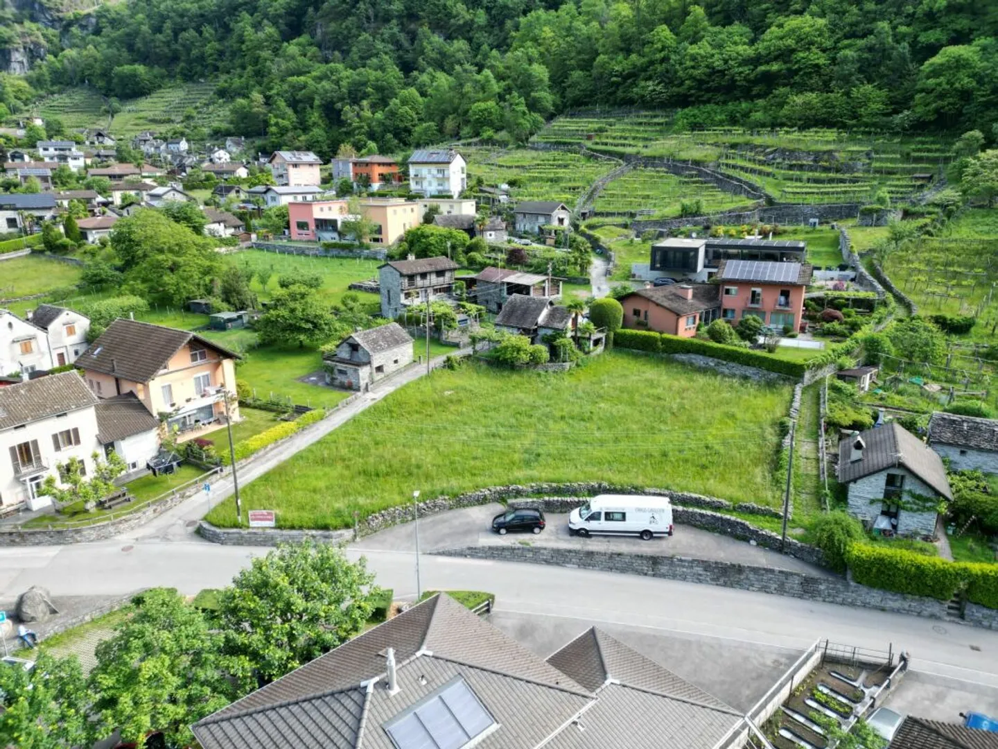MAGGIA - Large building plot in a central and sunny location - Photo 2 of 7