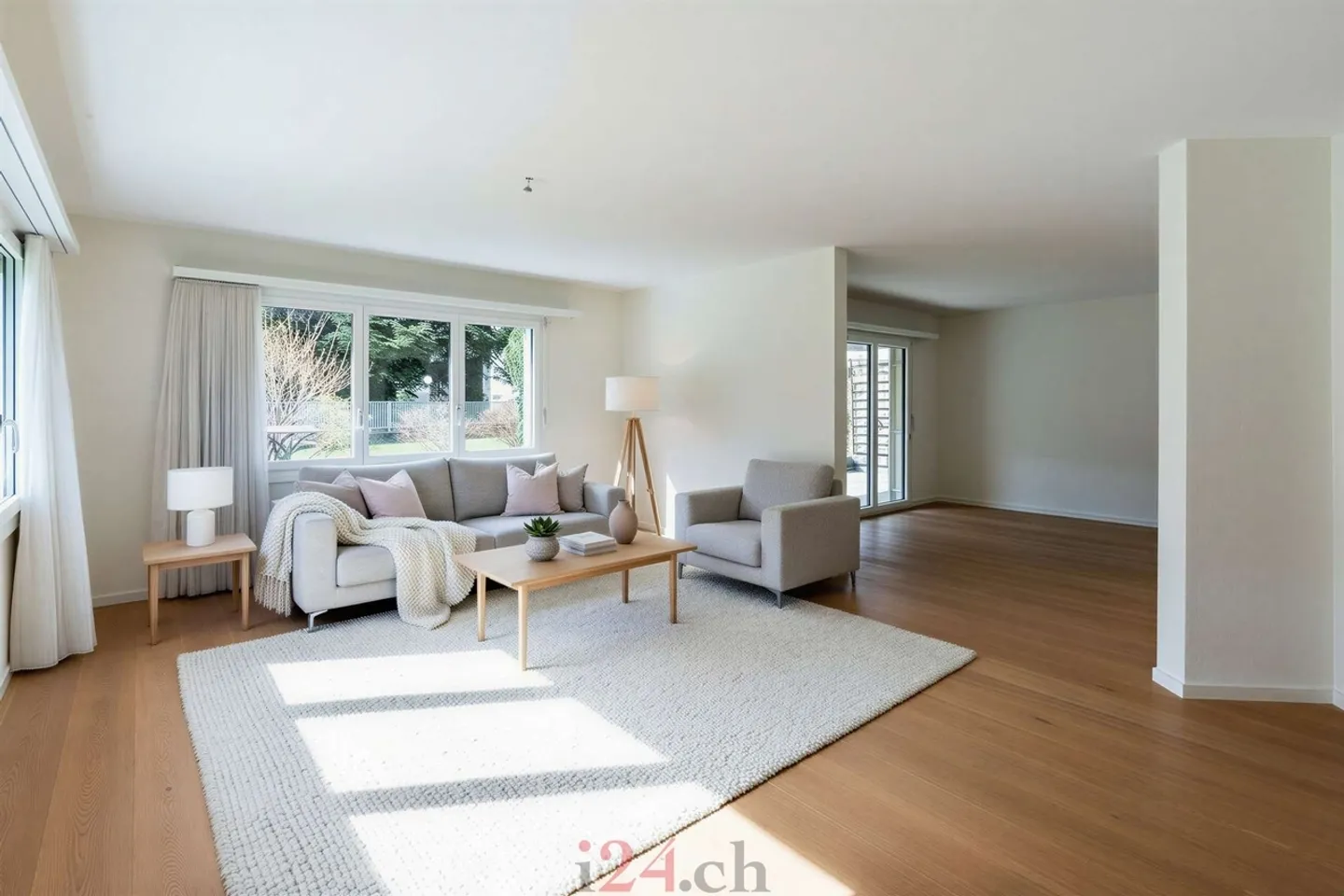 5.5 Zi-Erdgeschosswohnung an ruhiger Lage mit Terrasse und Balkon - Photo 3 of 13