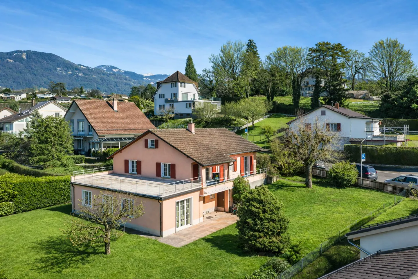 Casa familiare con potenziale locativo in un quartiere residenziale di Vevey - Foto 1 di 13