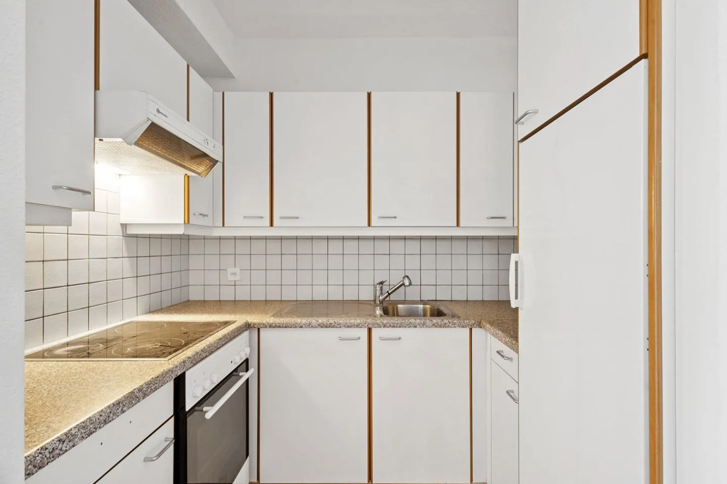 Charming Apartment in Quiet Area - Photo 4 of 10
