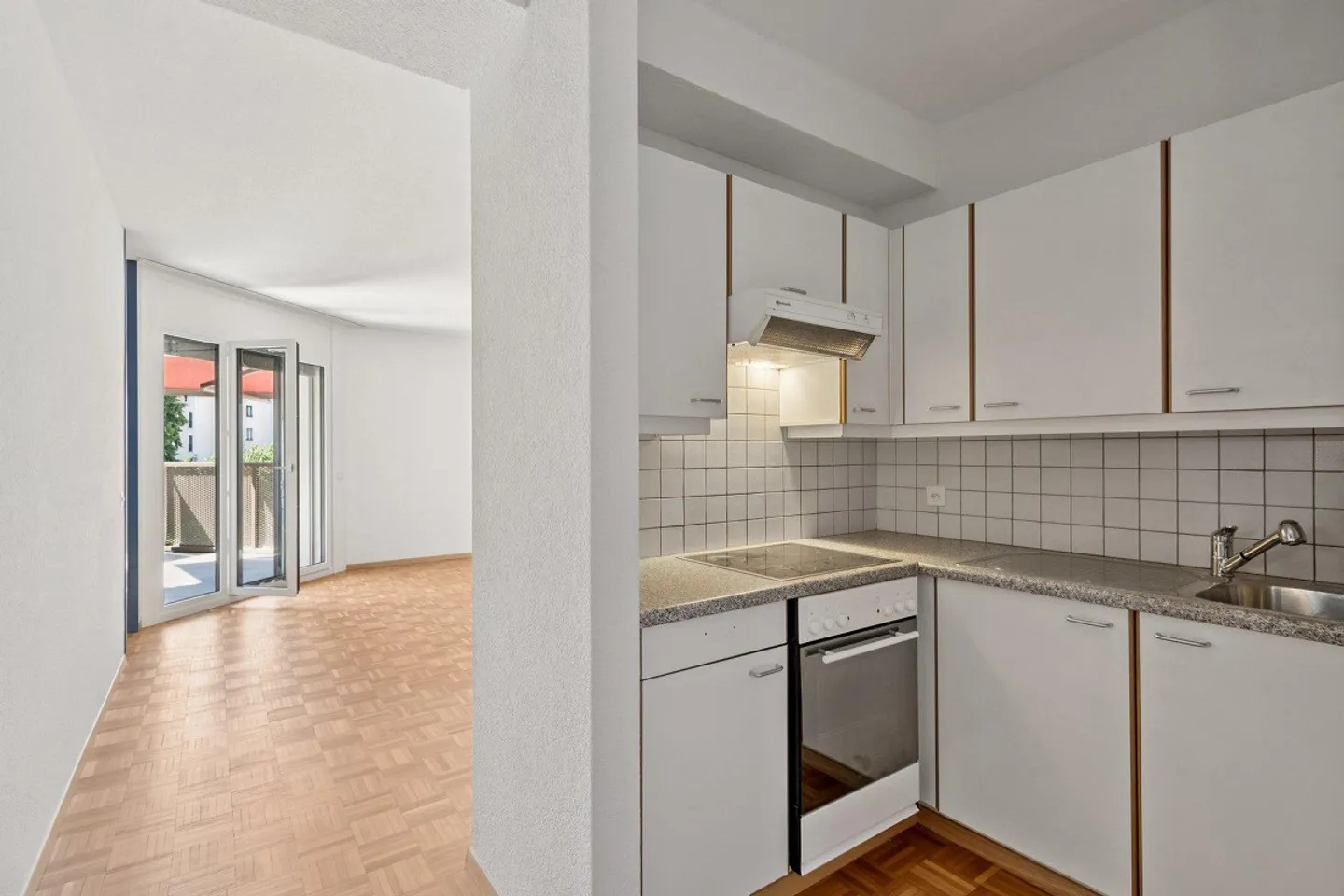 Charming Apartment in Quiet Area - Photo 8 of 10