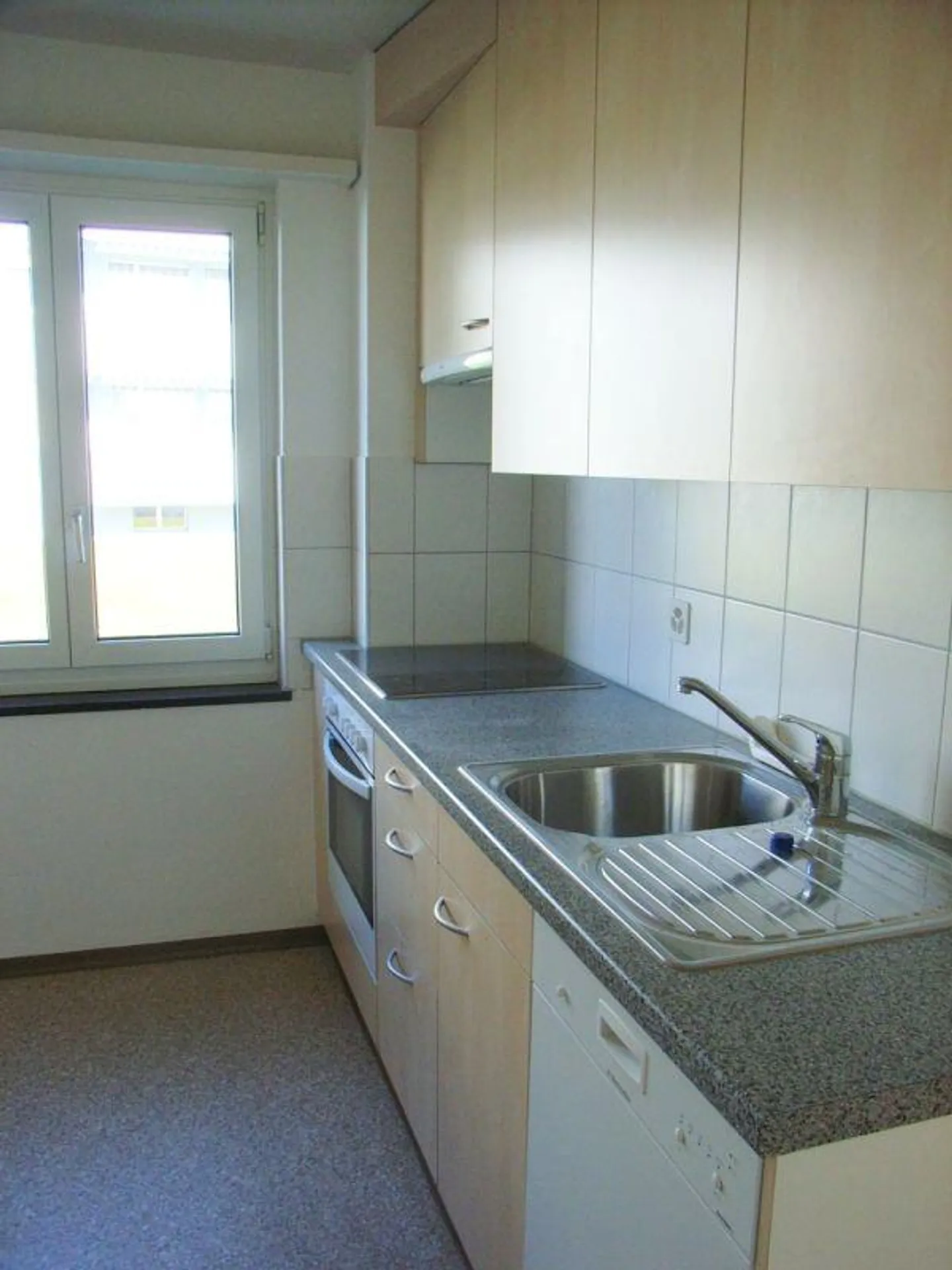 Appartamento 3.5 stanze situato in una zona tranquilla ma centrale - Foto 4 di 12