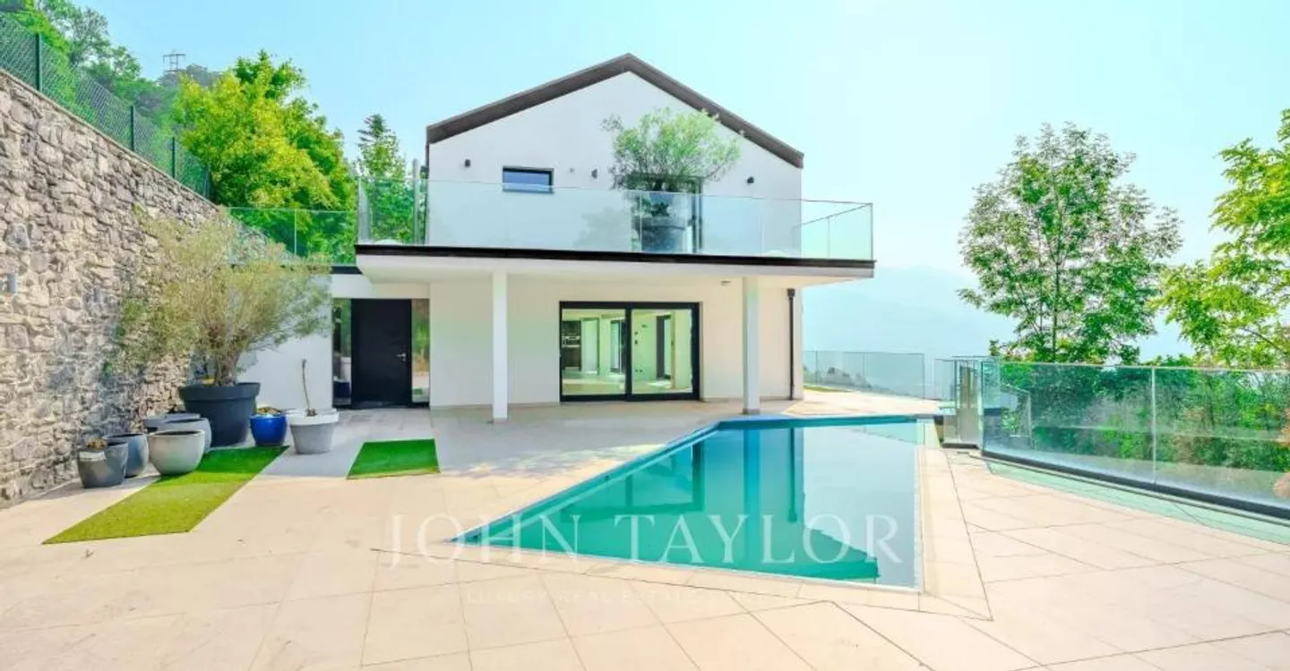 Stupenda Villa con Vista Lago - Foto 4 di 12
