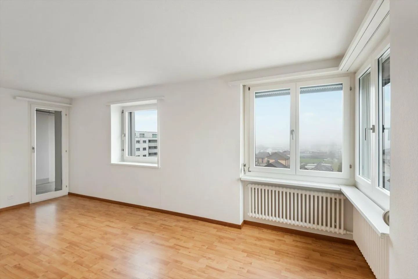 Eine Aussichtsreiche Single-Wohnung wartet auf Sie! - Foto 2 von 7