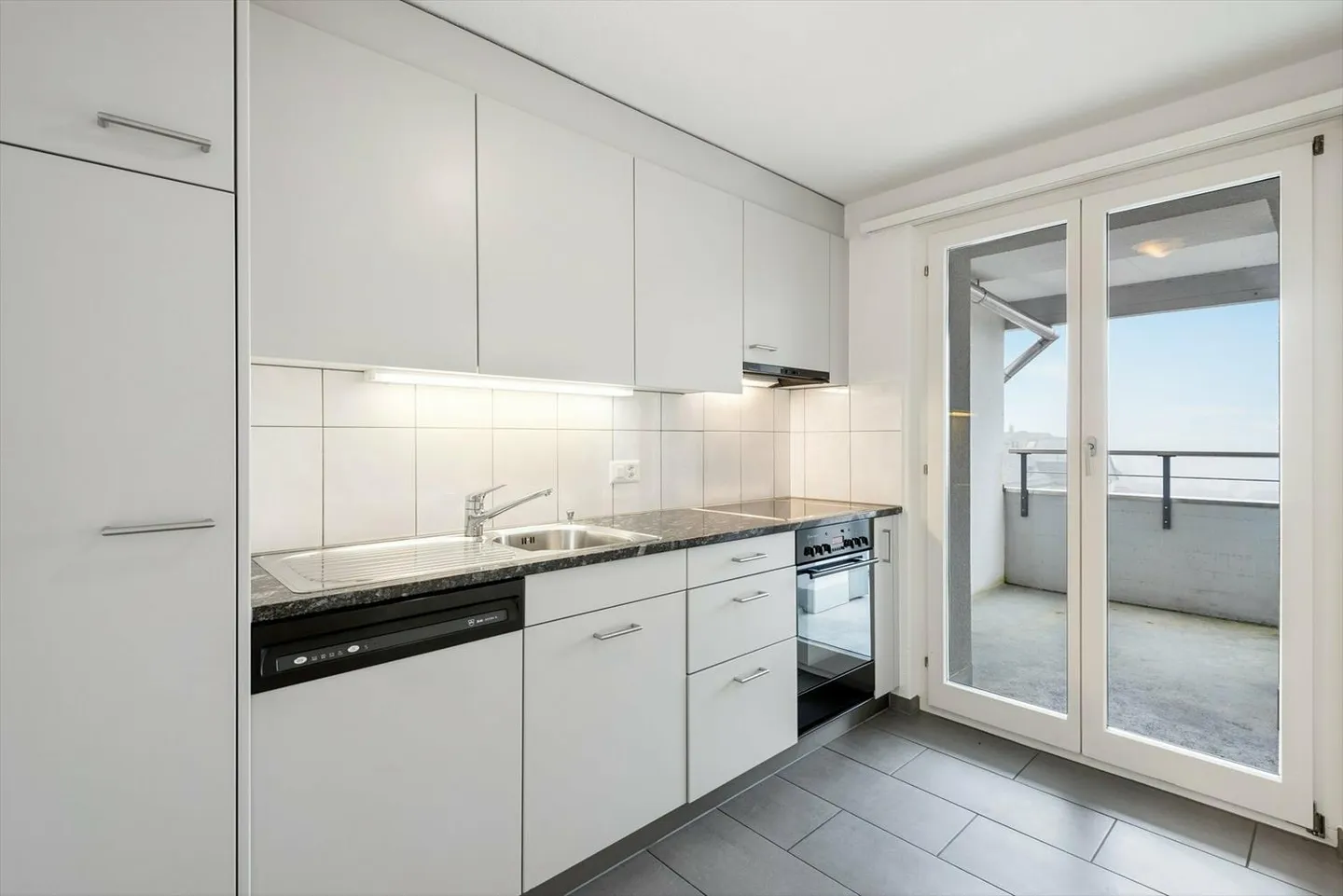 Eine Aussichtsreiche Single-Wohnung wartet auf Sie! - Foto 3 von 7
