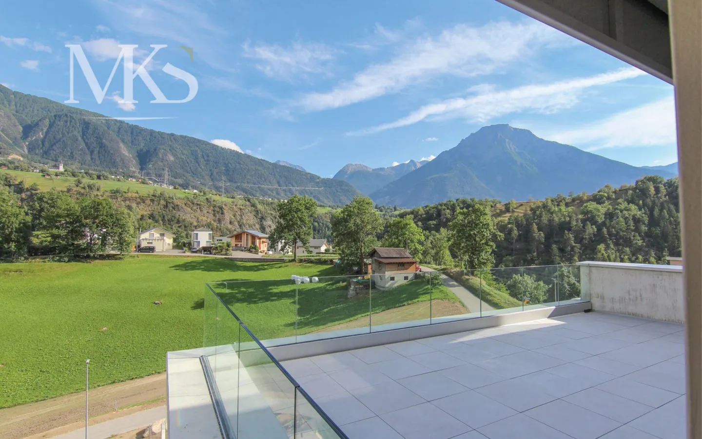 Votre maison de rêve : soleil et panorama sur 182 mètres carrés - Photo 2 sur 21