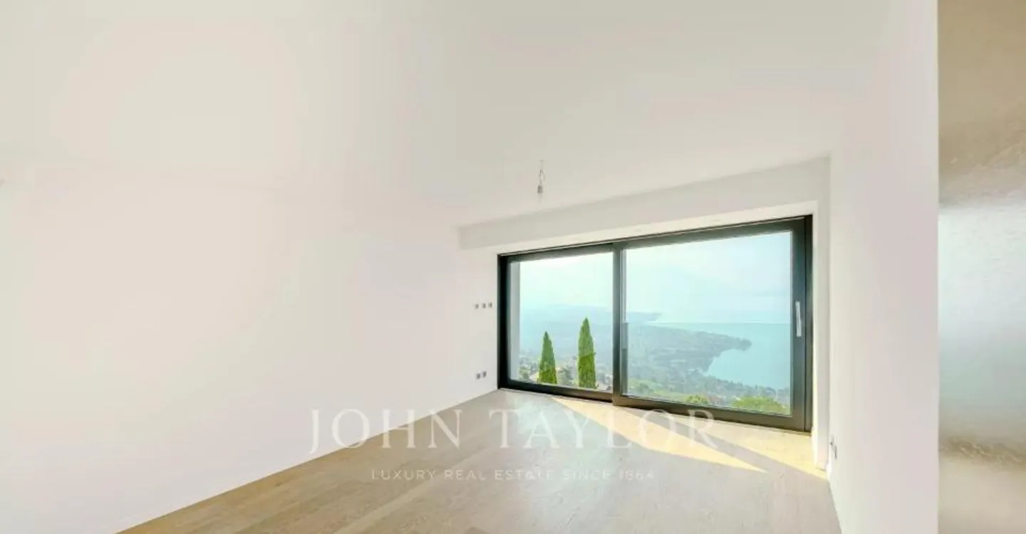 Stupenda Villa con Vista Lago - Foto 11 di 12