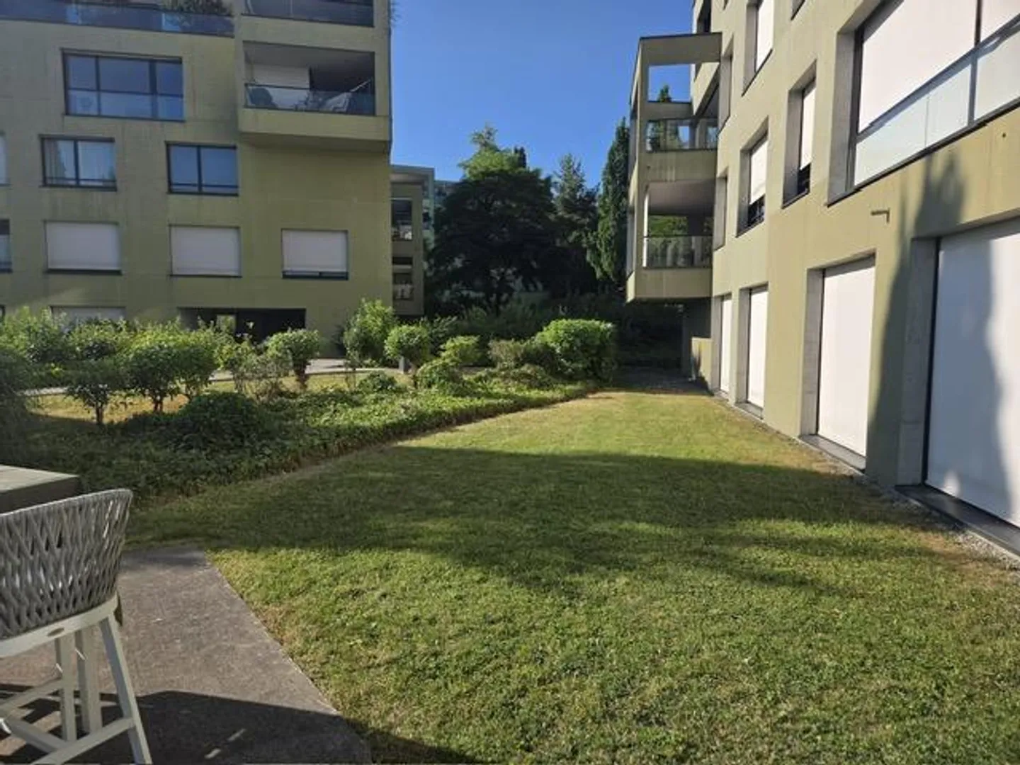 APPARTAMENTO MODERNO 3.5 STANZE CON TERRAZZA E VISTA SUL LAGO A WÄDENSWIL - Foto 14 di 17