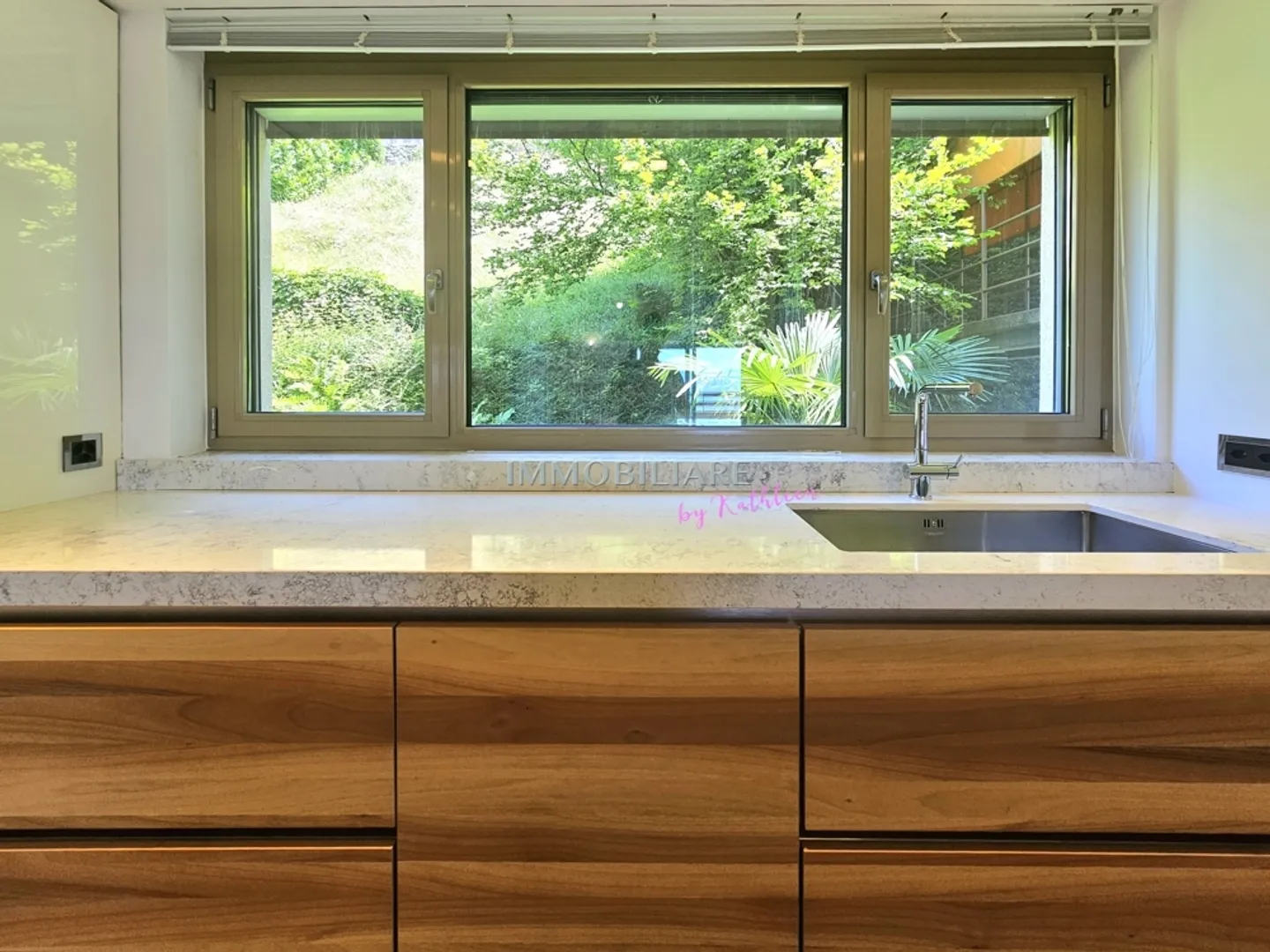 Appartamento di Lusso con Vista Lago - Foto 3 di 28
