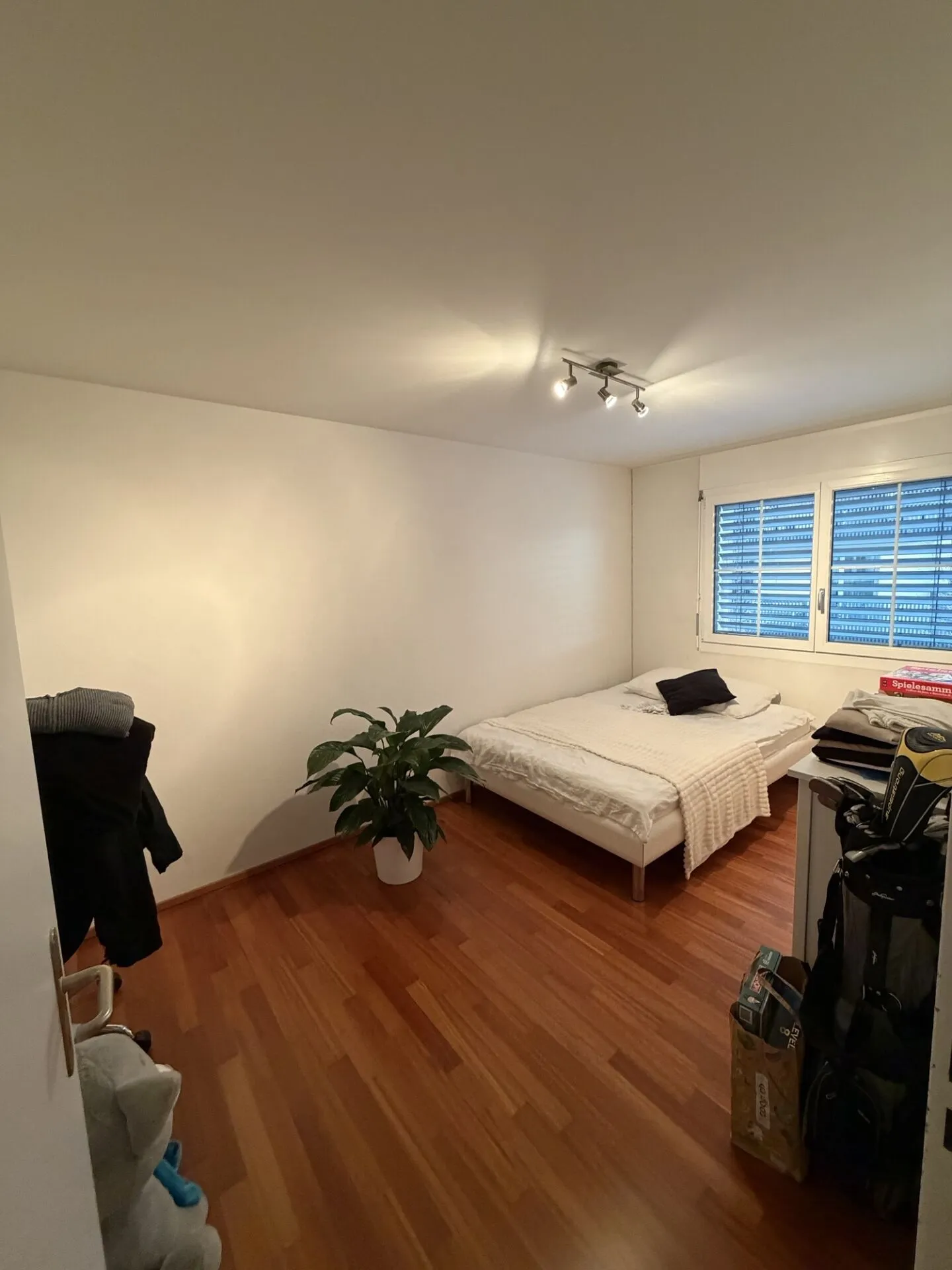 Appartamento cittadino di 4½ stanze dal design moderno in una posizione ben collegata - Foto 11 di 14