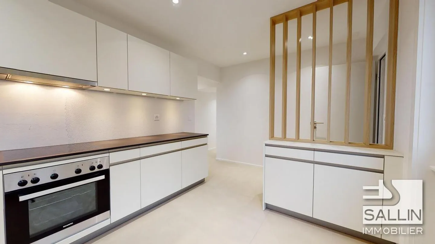 SPACIEUX 2½ PIÈCES 
EN LISIÈRE DE FORÊT - Photo 2 of 16