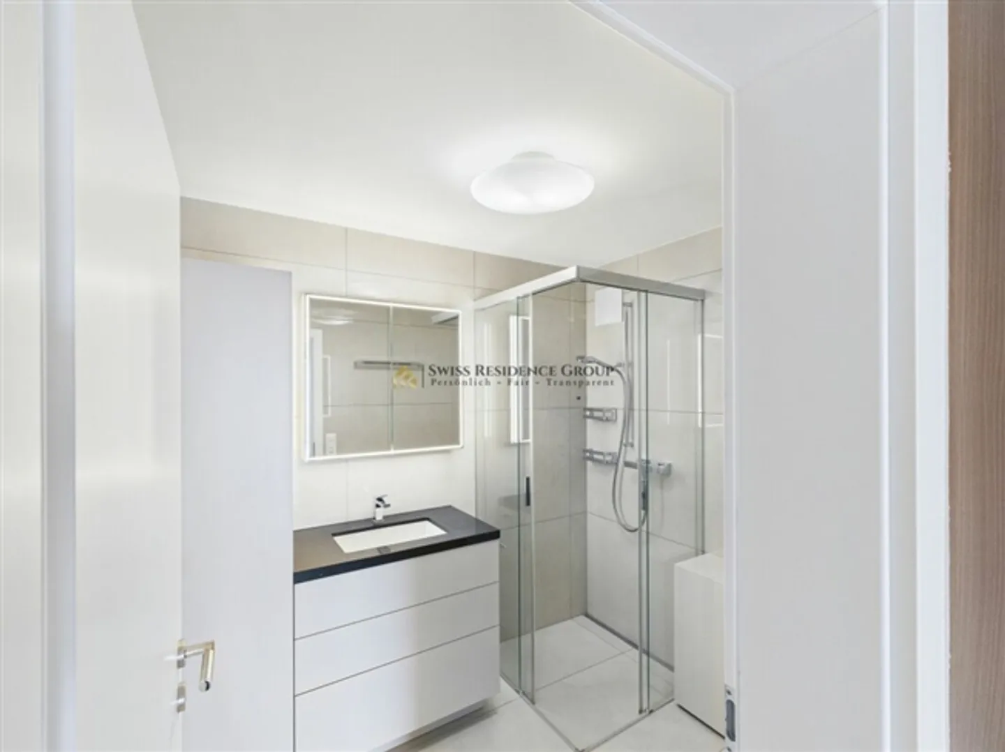 Vivere con vista: Appartamento terrazza da sogno di 6,5 stanze con vista lago a Wollerau - Foto 19 di 20