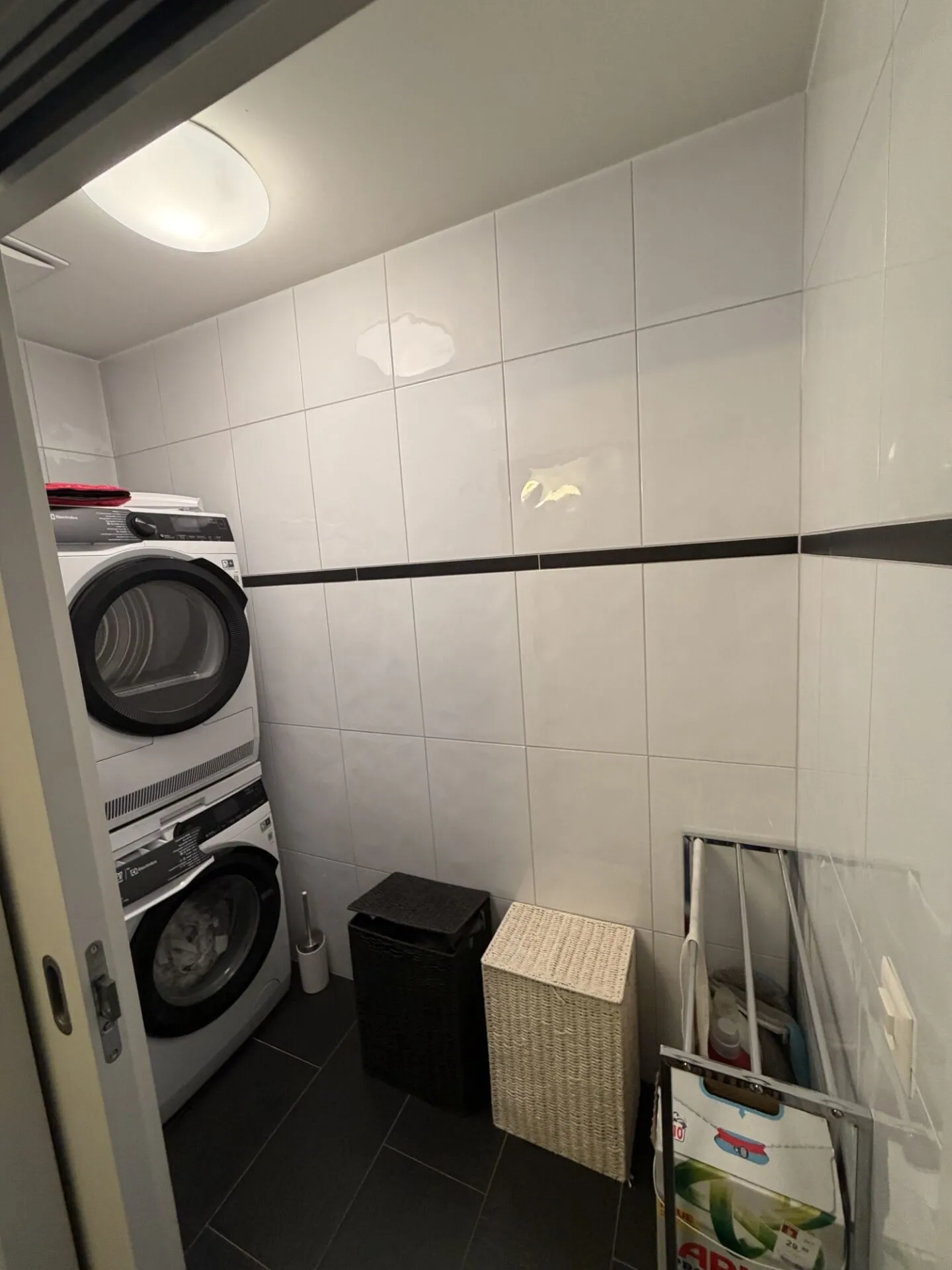 Appartamento cittadino di 4½ stanze dal design moderno in una posizione ben collegata - Foto 13 di 14