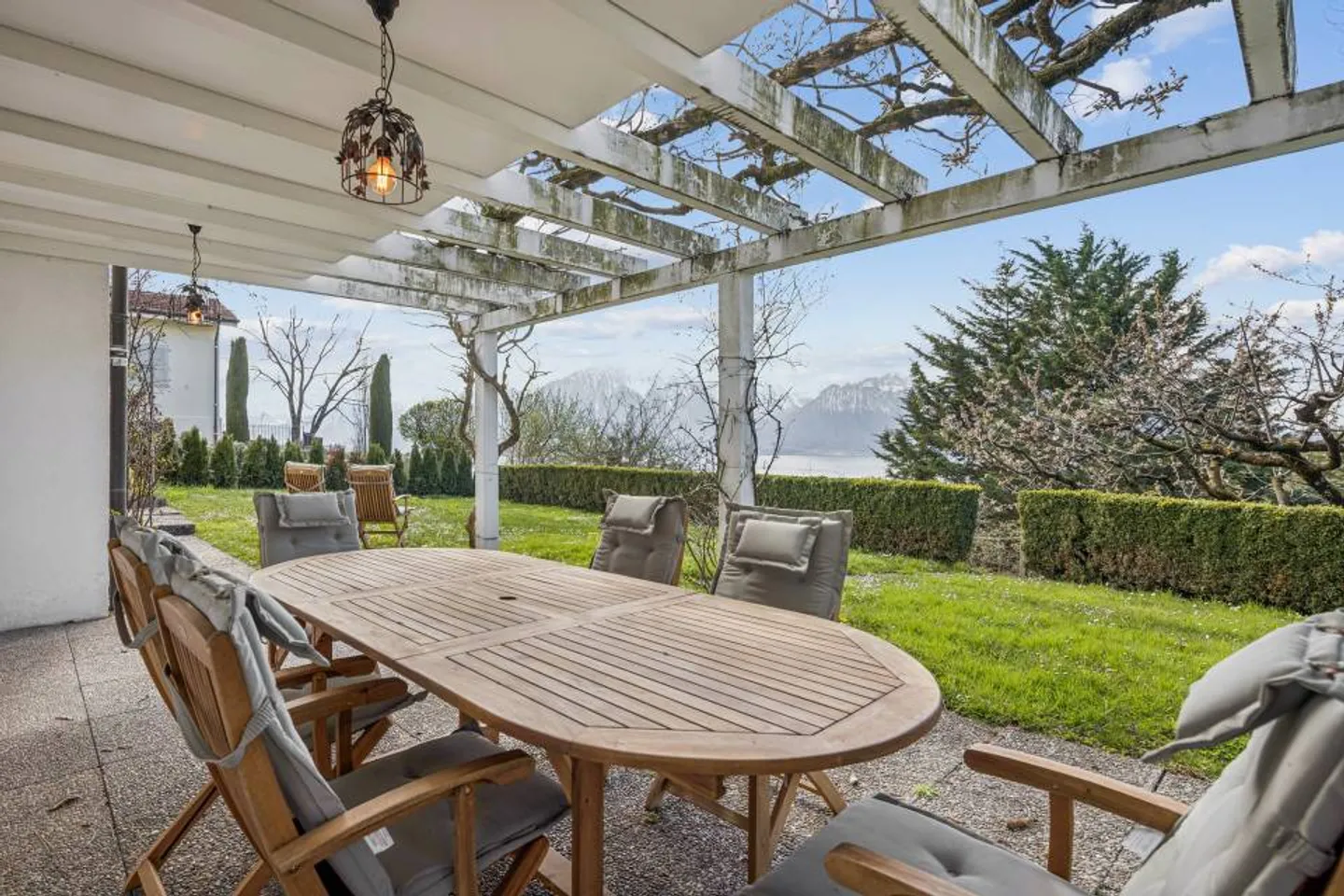 Luminoso villa indipendente di 7 1/2 stanze. - Foto 6 di 12