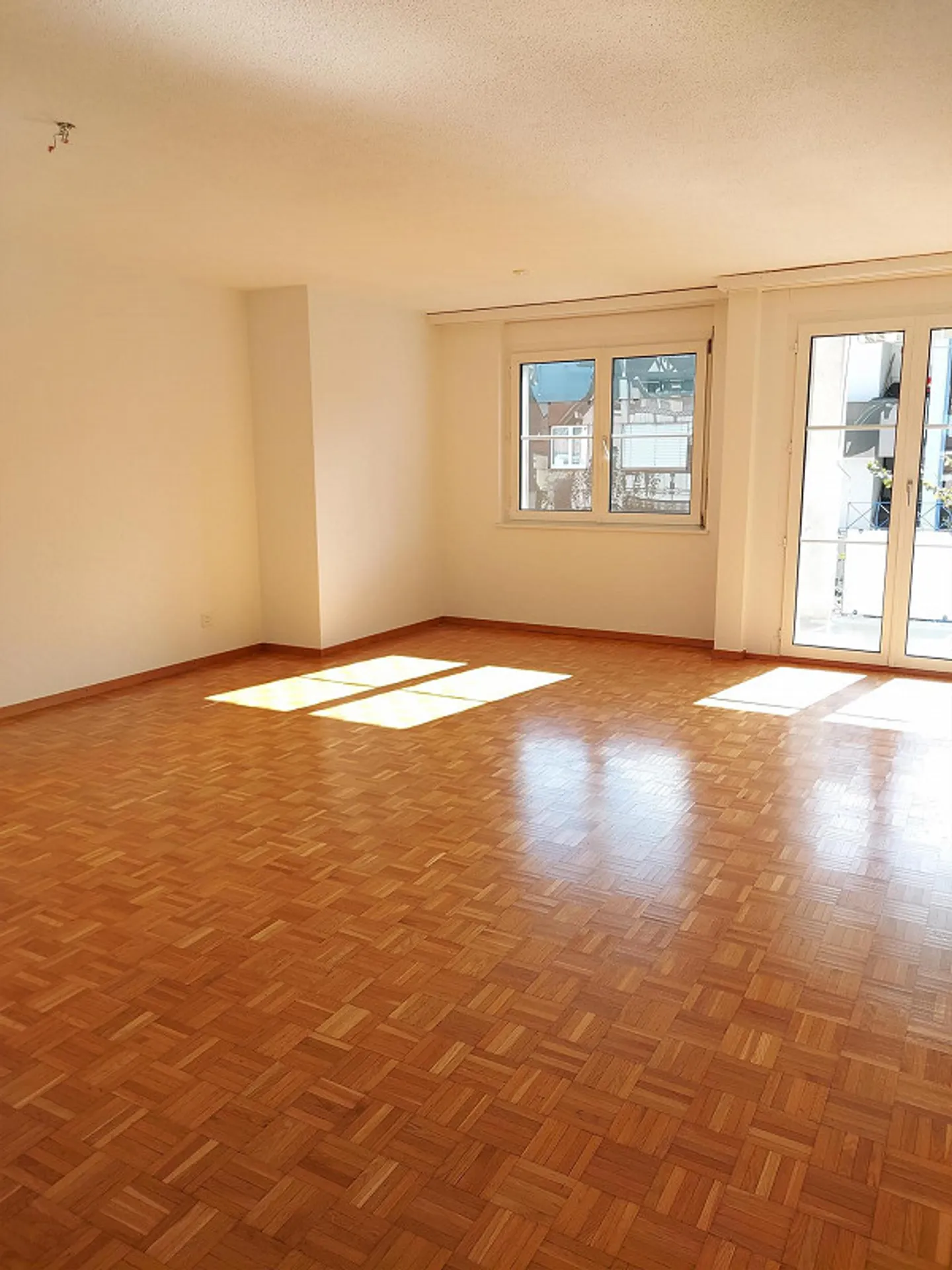 Appartement lumineux de 4,5 pièces - Photo 4 sur 10