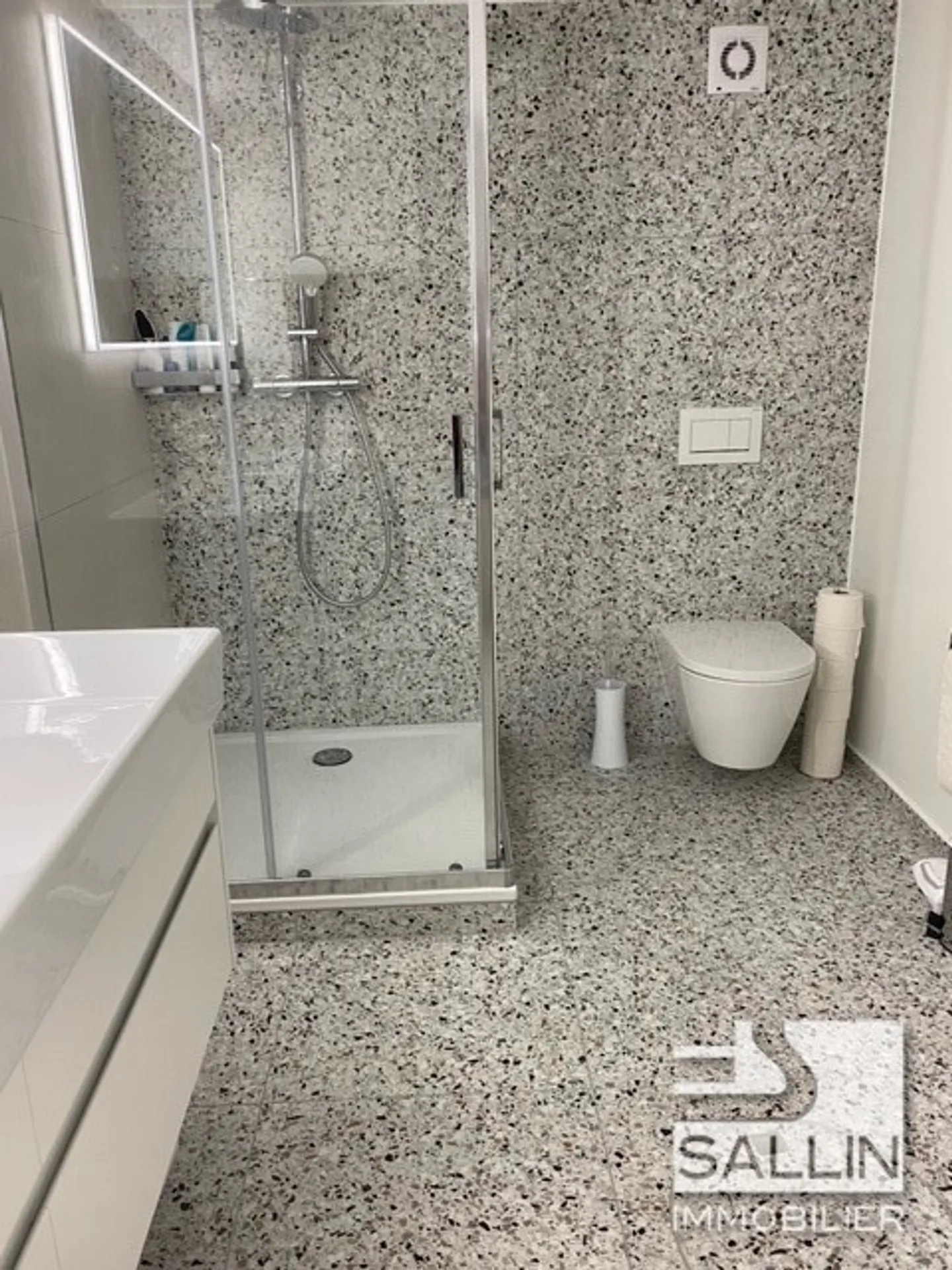 SPACIEUX 2½ PIÈCES 
EN LISIÈRE DE FORÊT - Photo 10 of 16