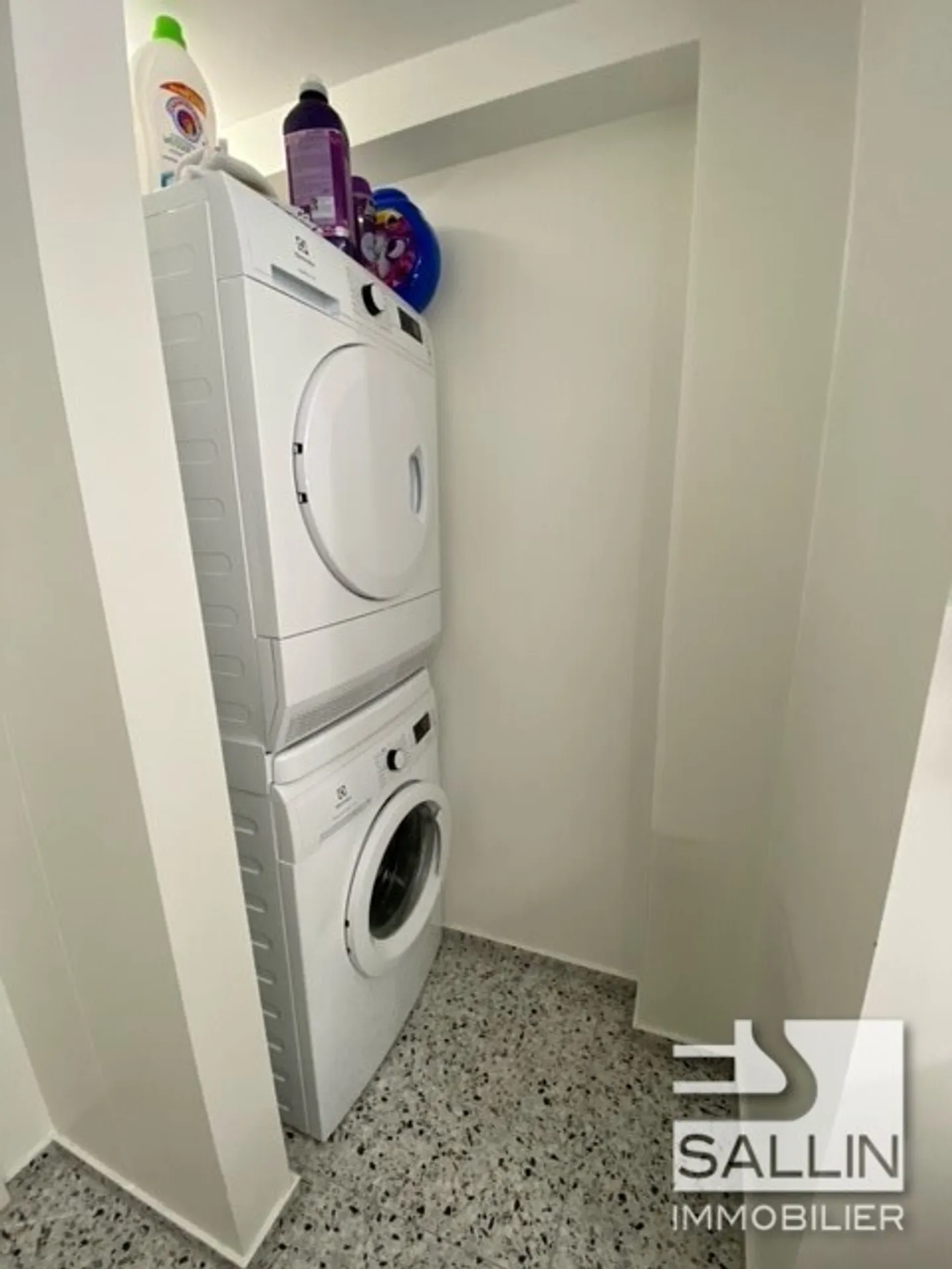 SPACIEUX 2½ PIÈCES 
EN LISIÈRE DE FORÊT - Photo 11 of 16