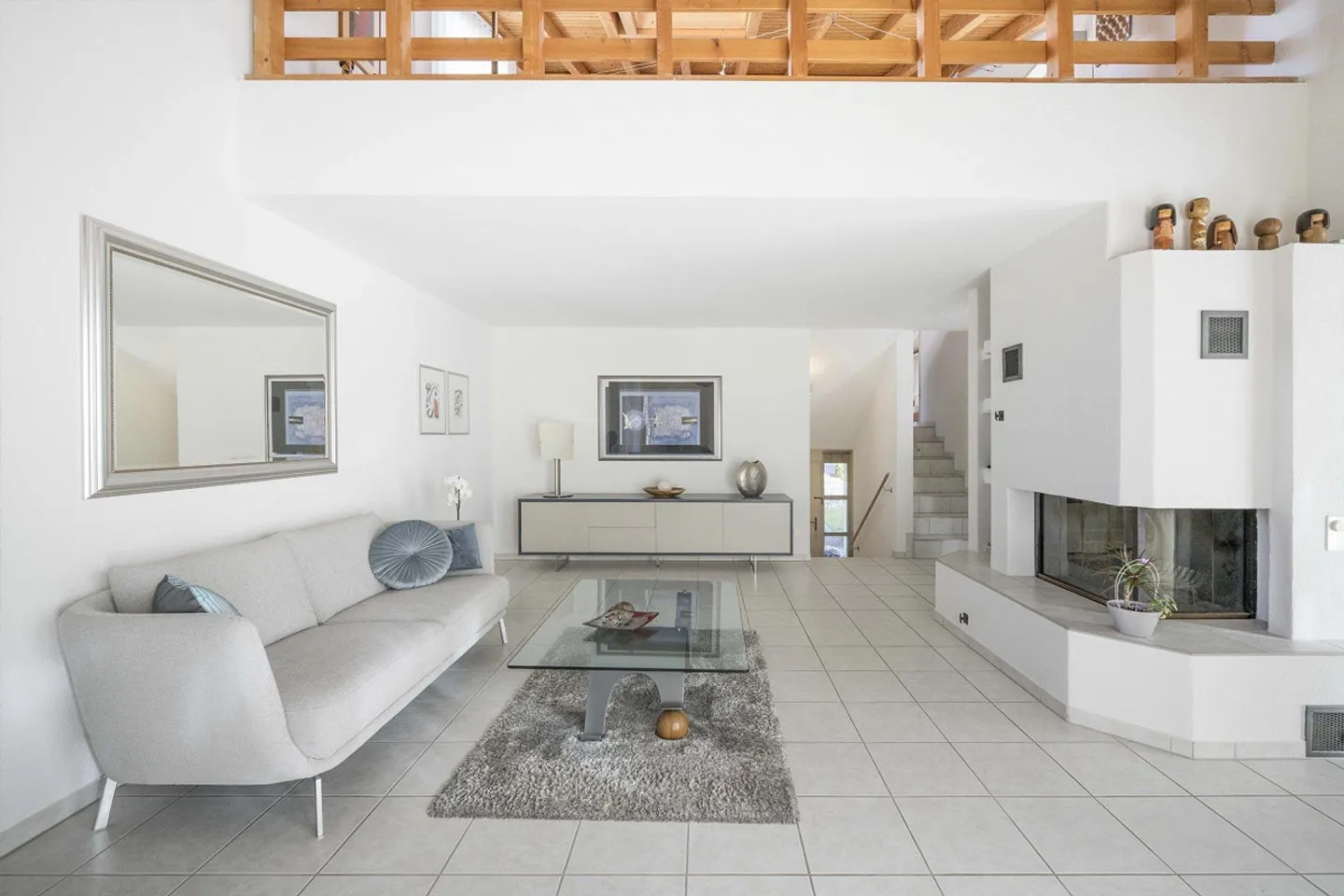 Well-maintained single-family home for families - Photo 4 of 15