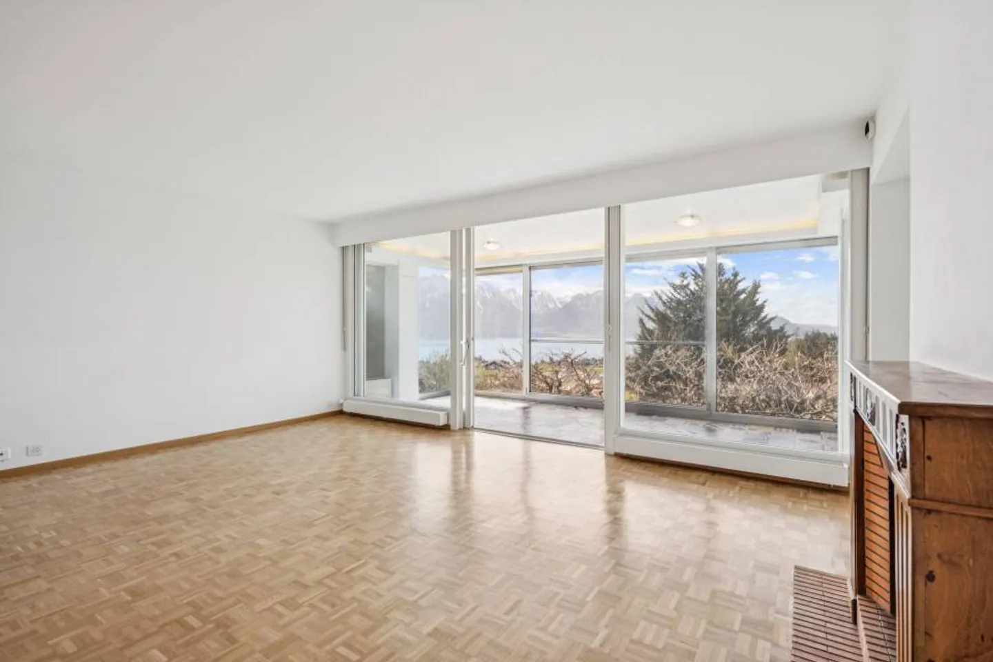 Luminoso villa indipendente di 7 1/2 stanze. - Foto 7 di 12