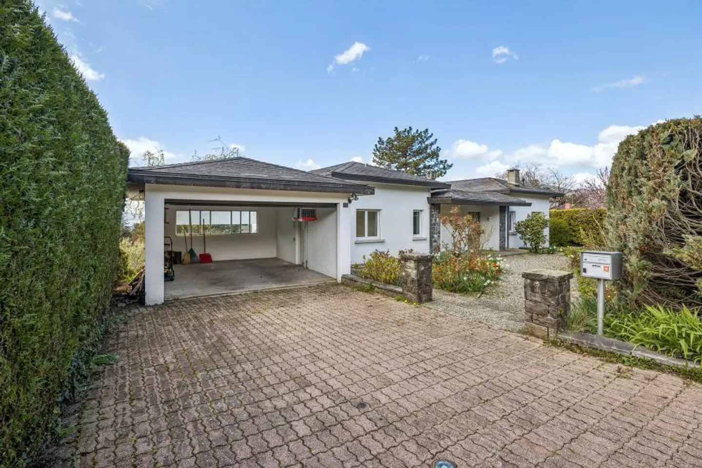 Luminoso villa indipendente di 7 1/2 stanze. - Foto 11 di 12