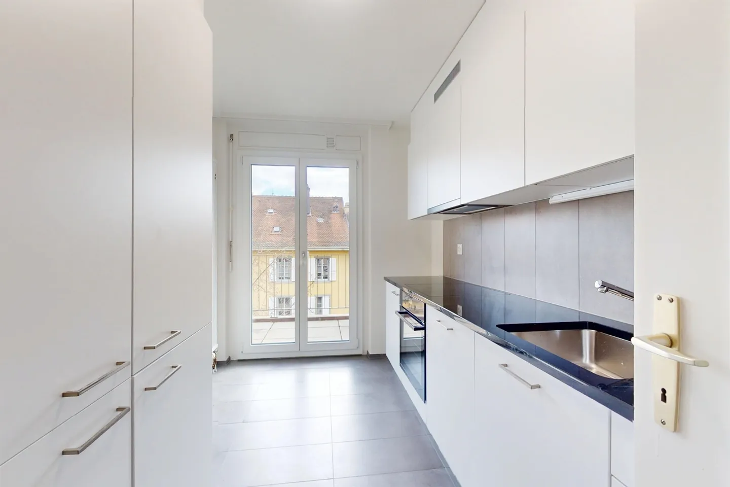 Appartamento ristrutturato in un quartiere tranquillo e verde - Foto 1 di 8