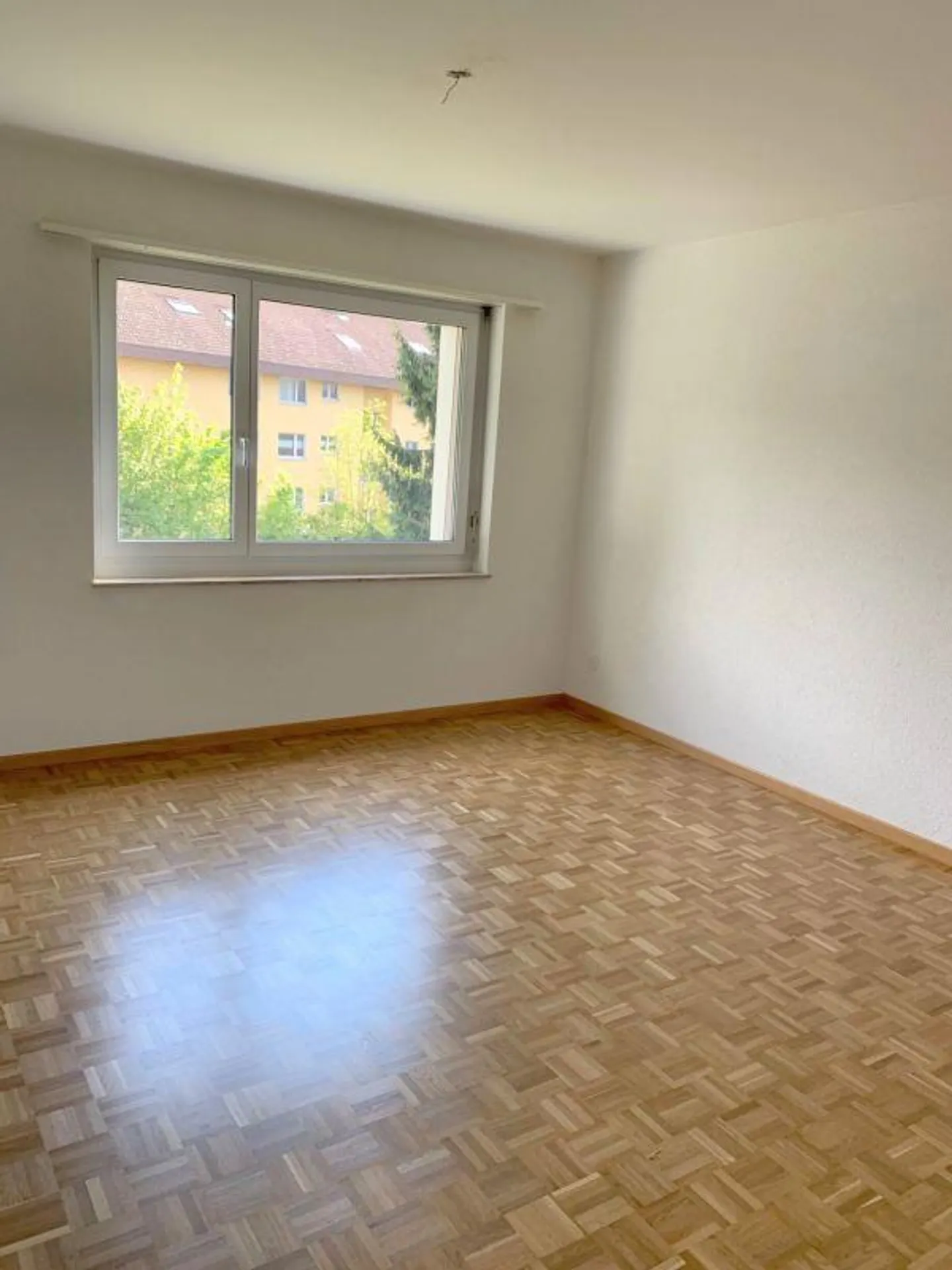 Bellissimo e luminoso appartamento di 4 stanze - Foto 11 di 16