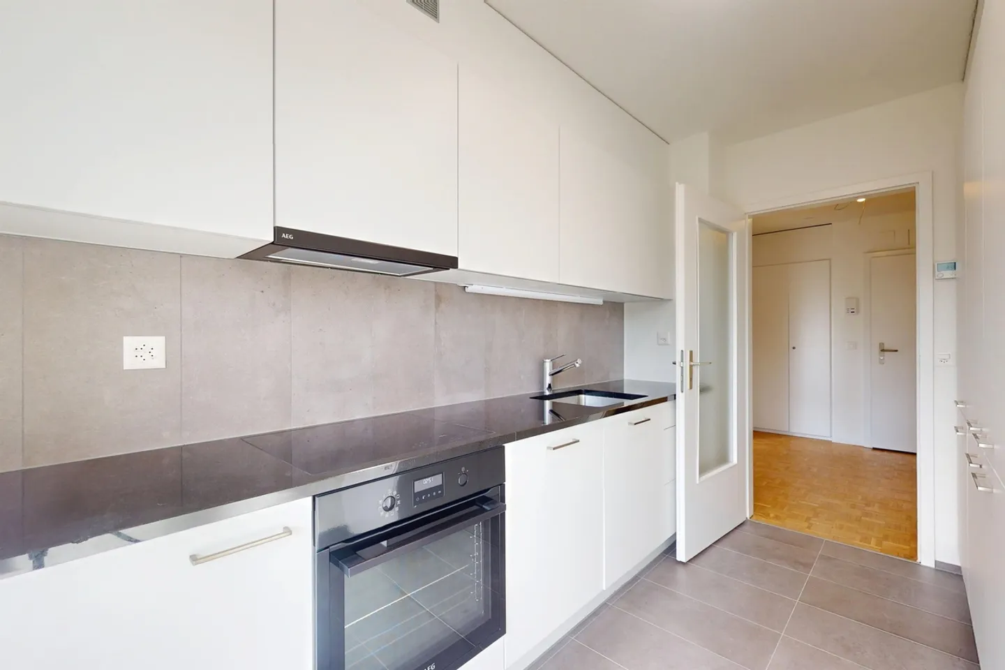 Appartamento ristrutturato in un quartiere tranquillo e verde - Foto 2 di 8