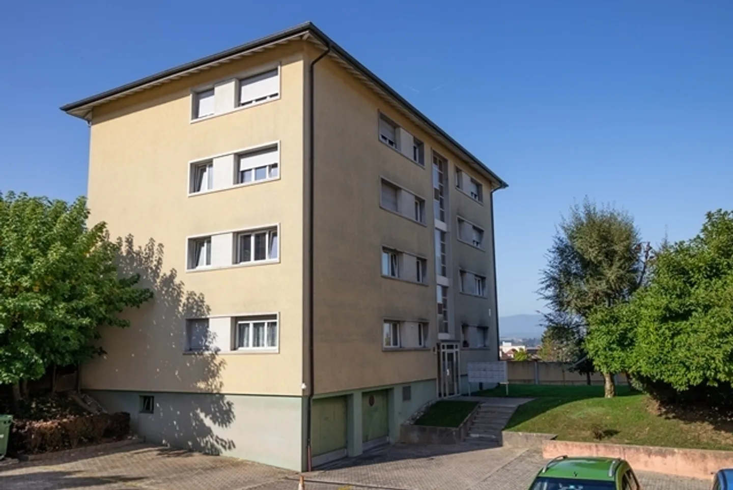 Outdoor parking space - Chemin des Acacias 11 in 1023 Crissier - Photo 1 of 1