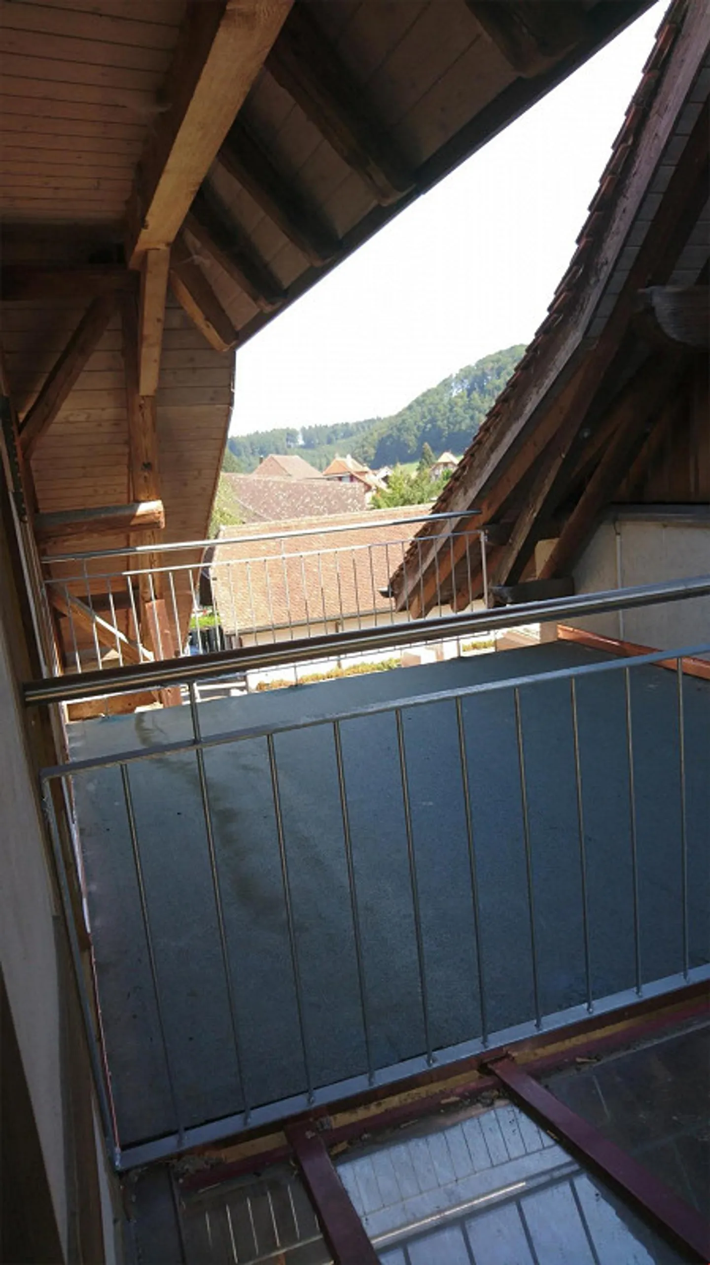 Idyllic, spacious 4.5-room attic apartment for rent - Photo 4 of 9