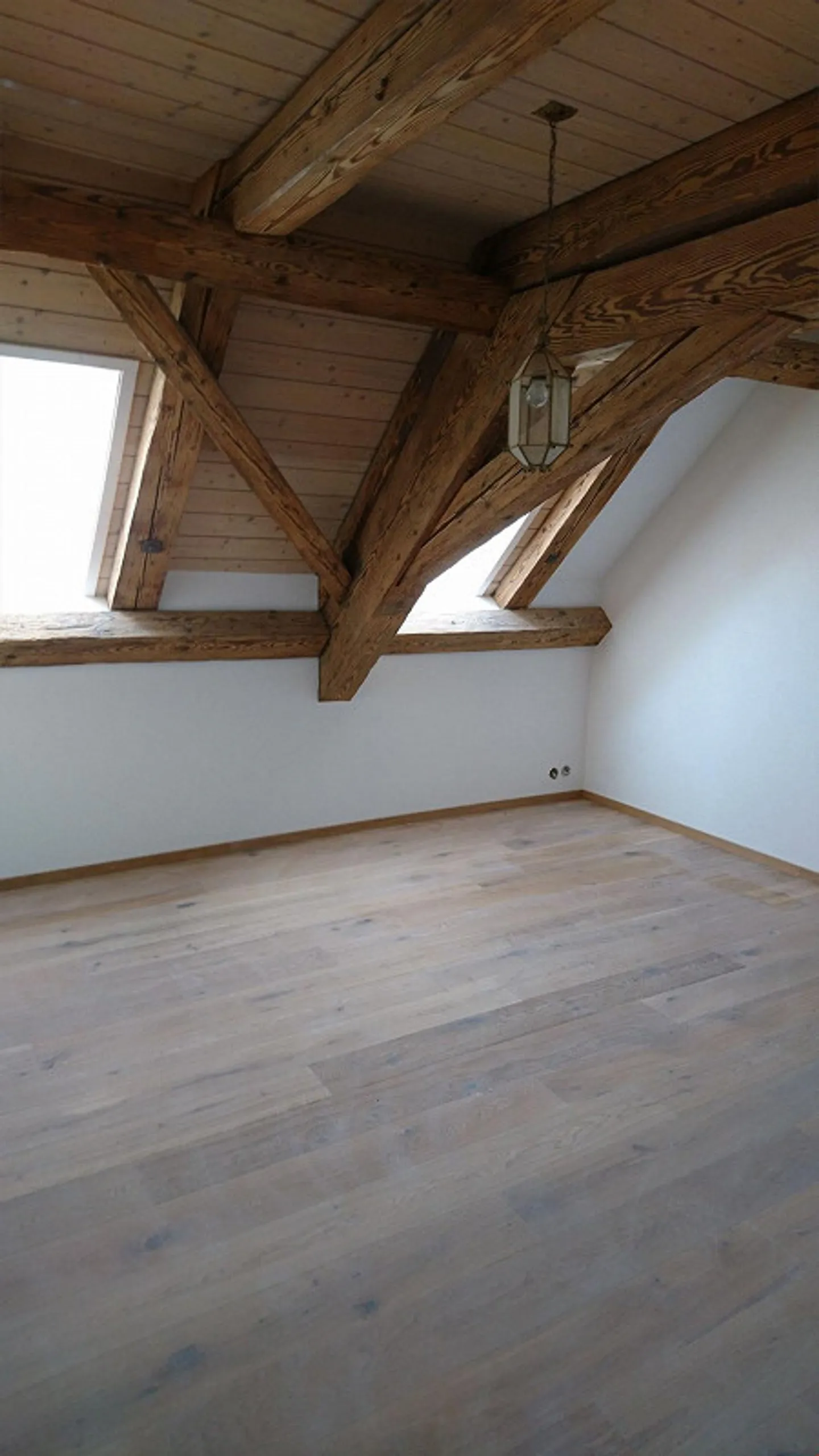 Idyllic, spacious 4.5-room attic apartment for rent - Photo 8 of 9