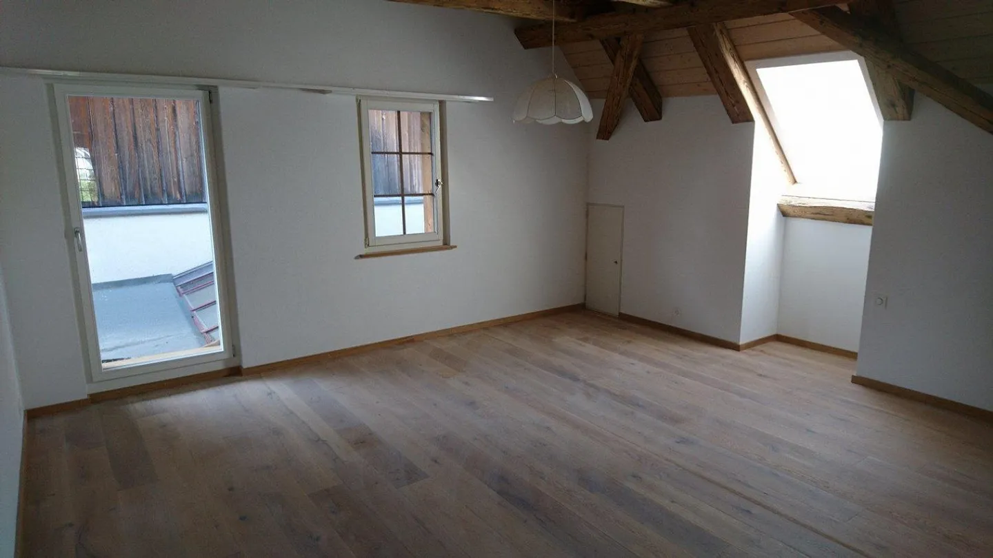 Idyllic, spacious 4.5-room attic apartment for rent - Photo 9 of 9