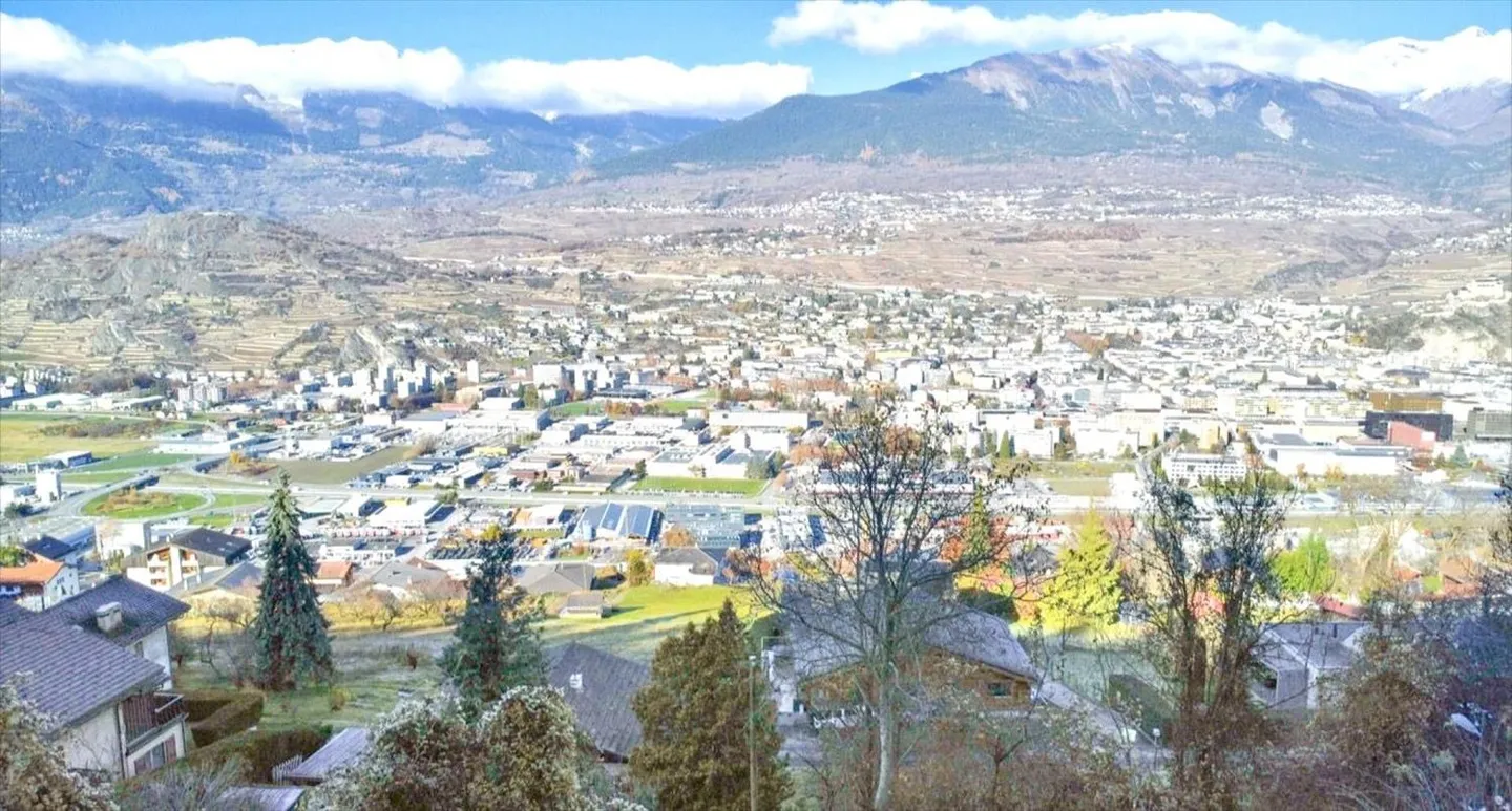Land with breathtaking view in Salins, municipality of Sion - Photo 1 of 2