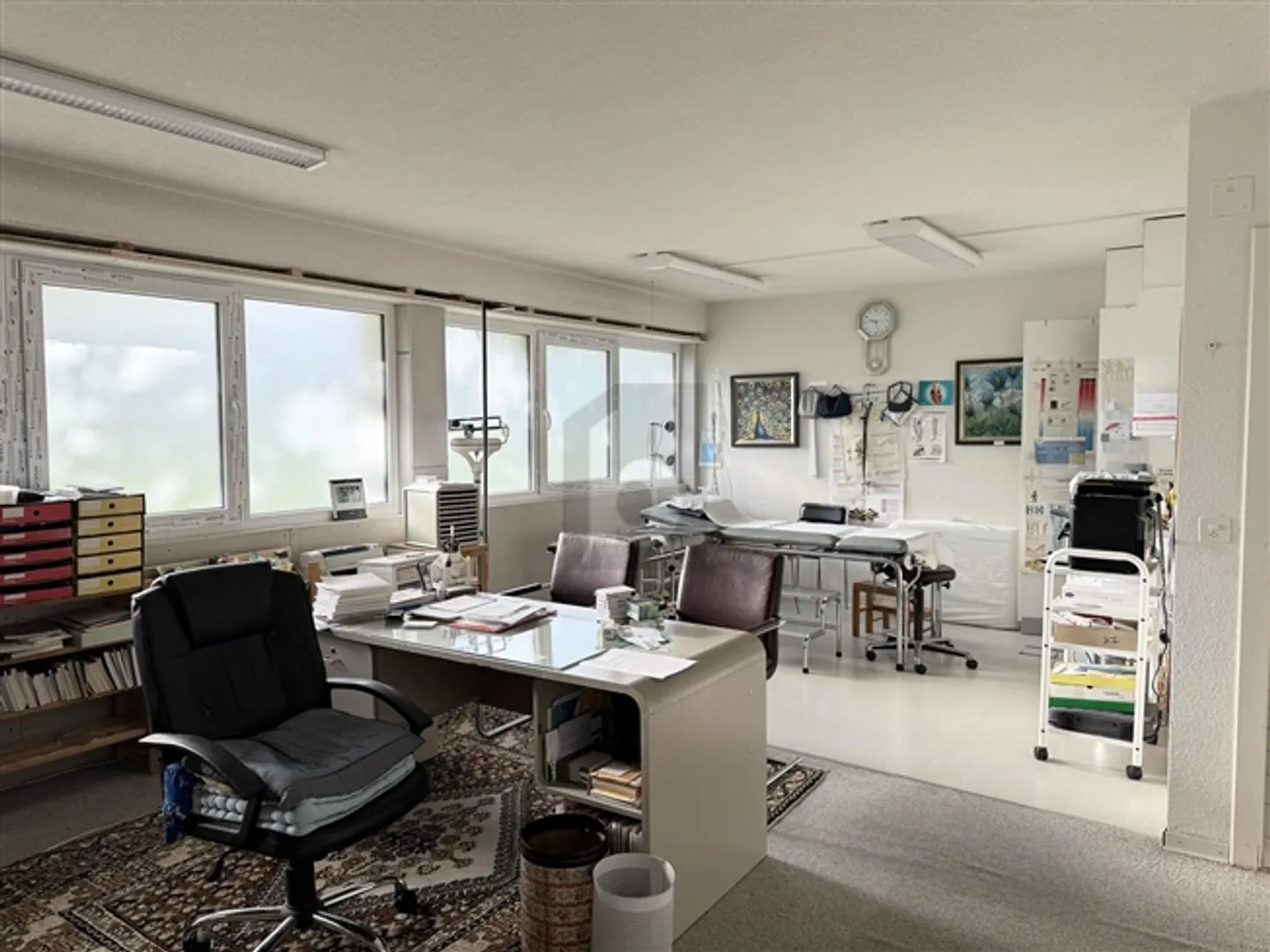 GERÄUMIGES MEDIZINISCHES BÜRO - Foto 3 von 6