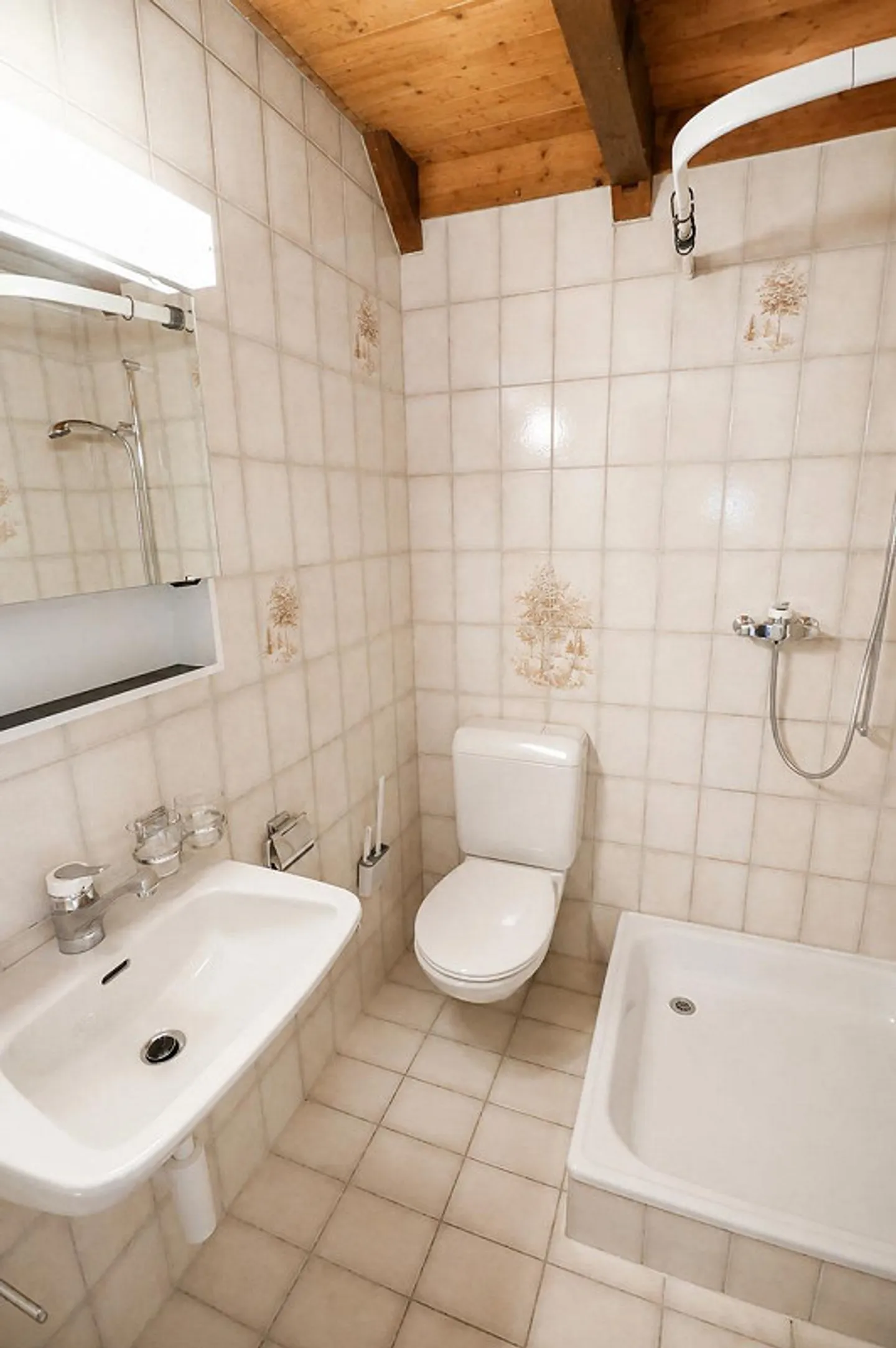 6,5 Zi. Duplex Wohnung mit viel Raum - Foto 9 di 10