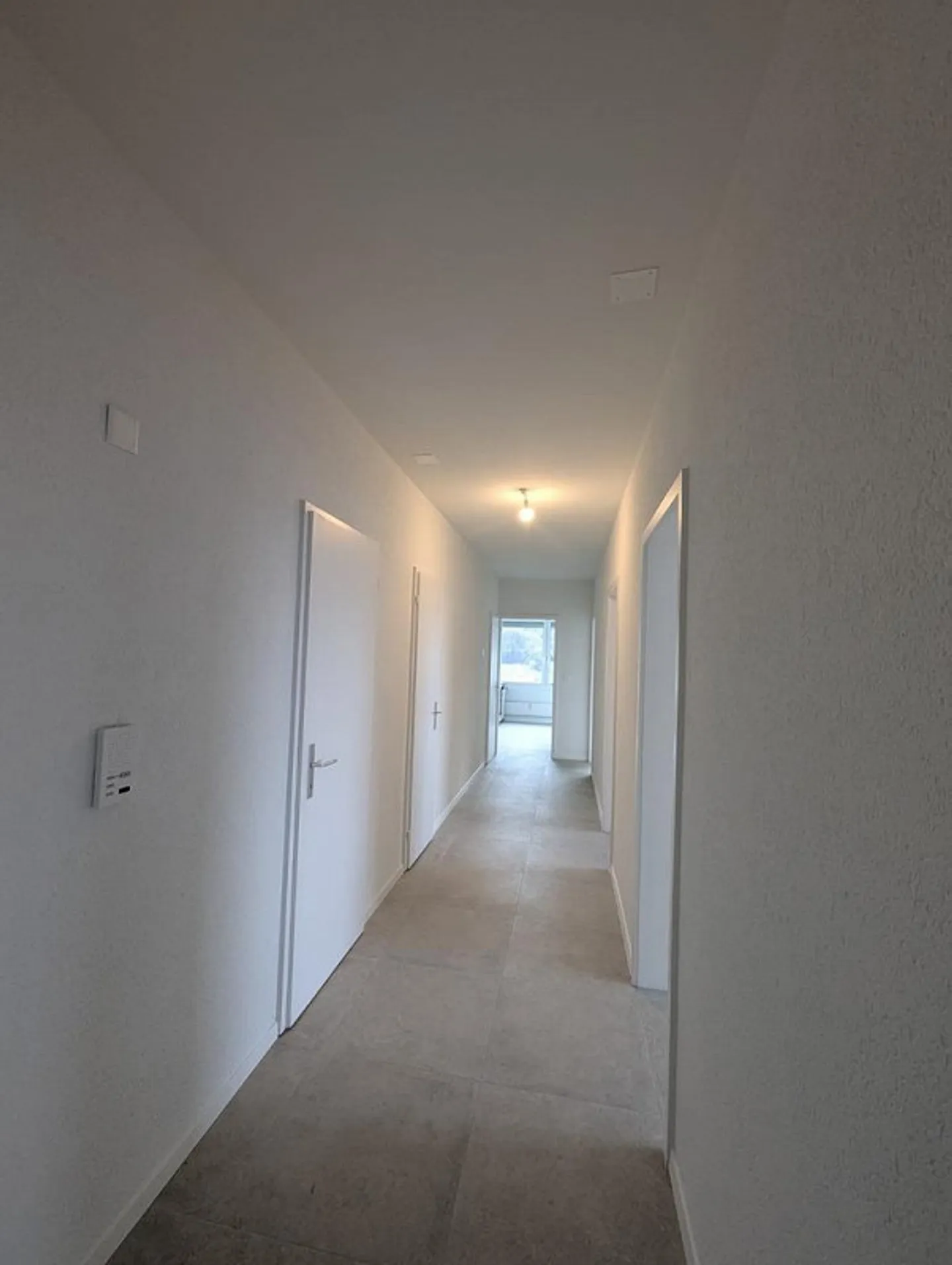 Bright renovated 4-room apartment on the 7th floor / Rent campaign - Photo 5 of 12