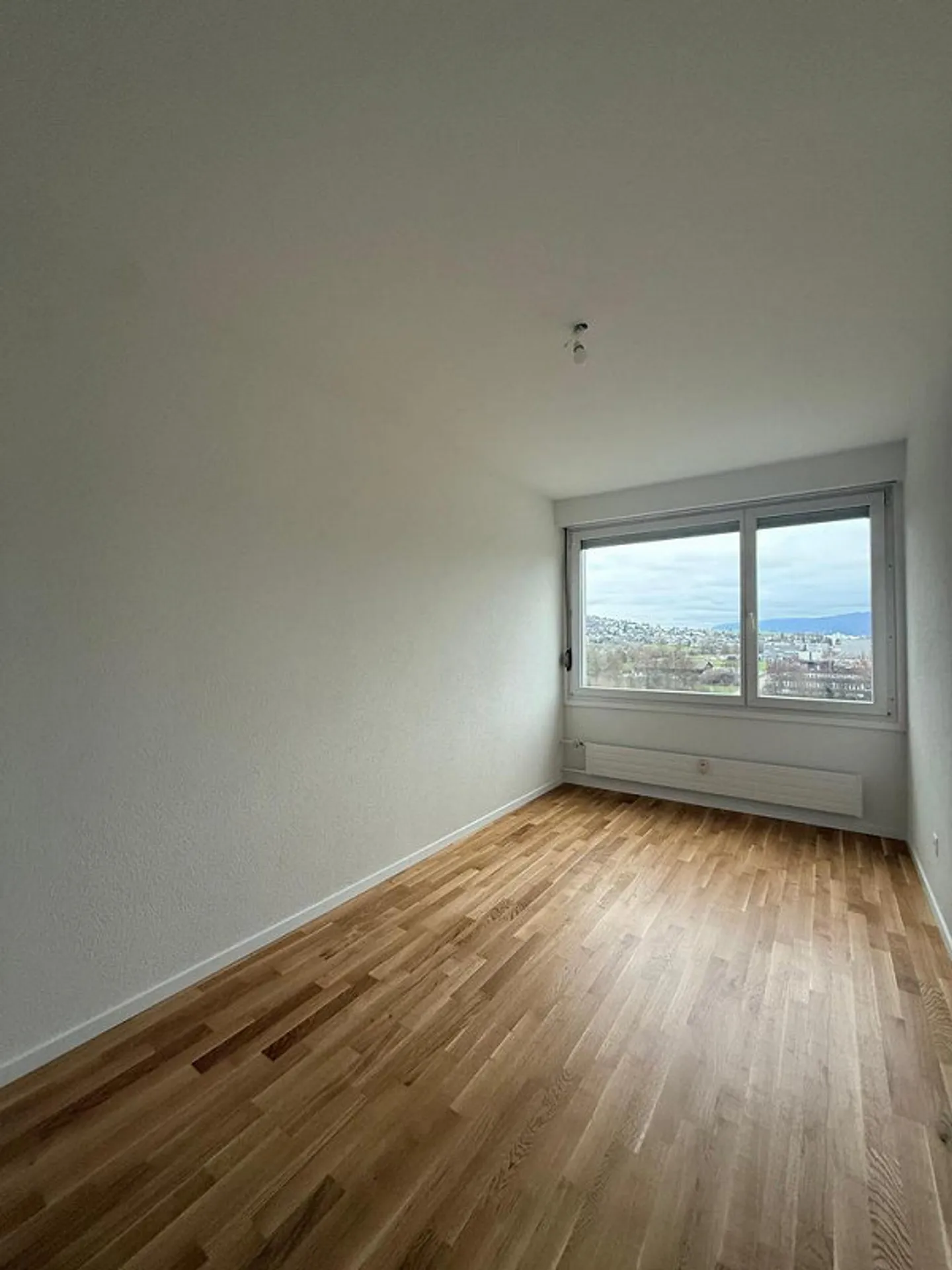 Bright renovated 4-room apartment on the 7th floor / Rent campaign - Photo 8 of 12