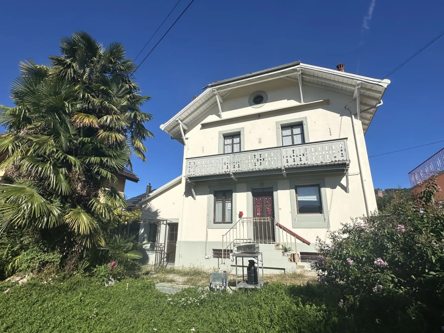Exclusively in Rolle - Individual villa with large garden, close to the train station - Photo 1 of 10