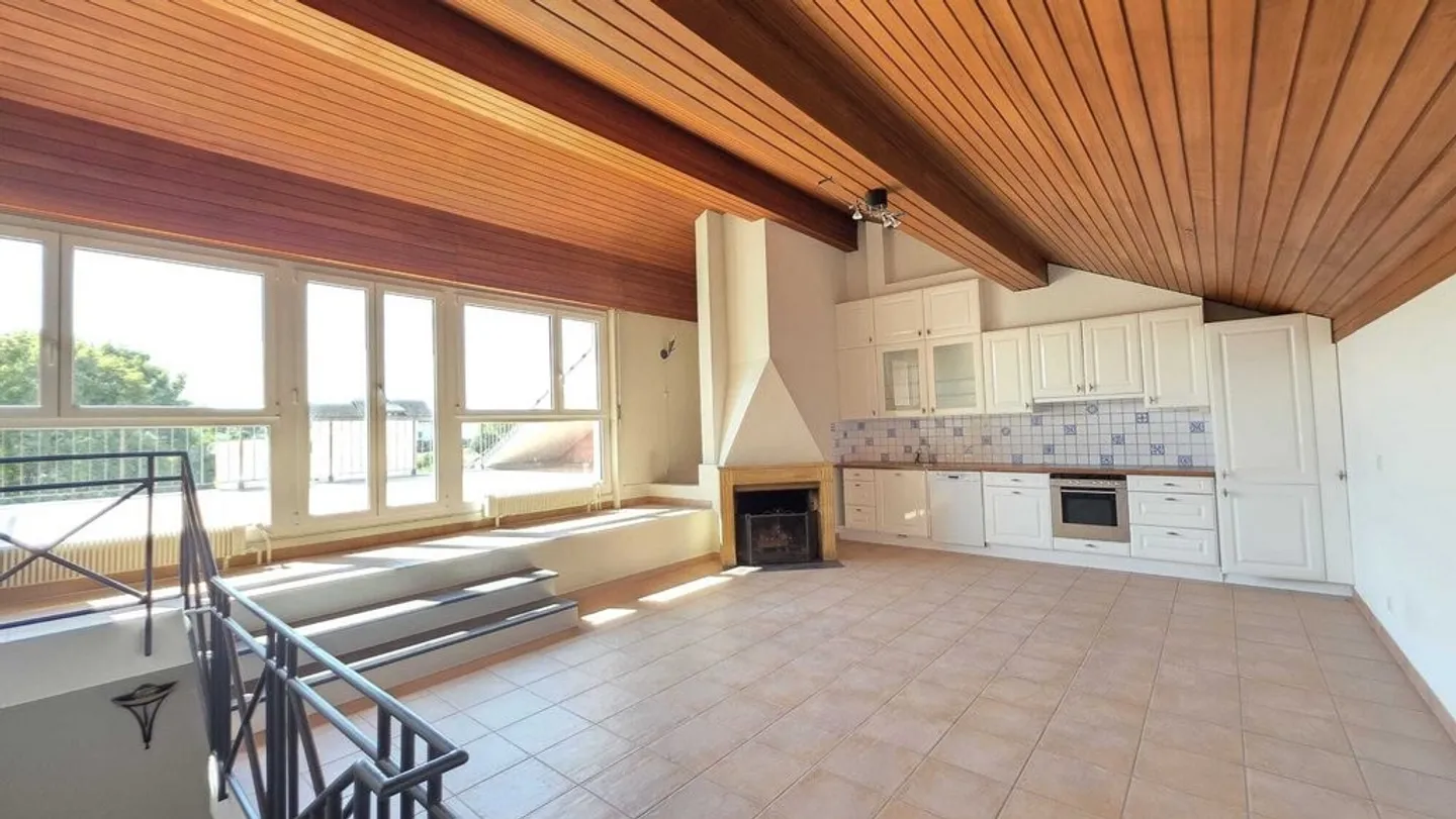 MAGNIFIKANTER TRIPLEX VON 130M2 MIT PRIVATER TERRASSE VON 30M2 & GARAGE - Foto 6 von 12