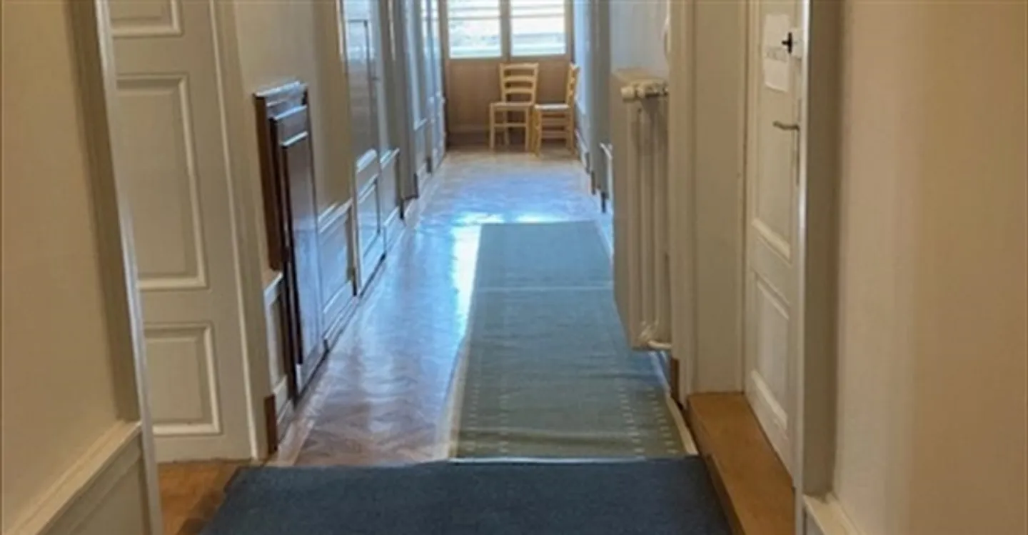 Office 5.5 rooms - Photo 2 of 9