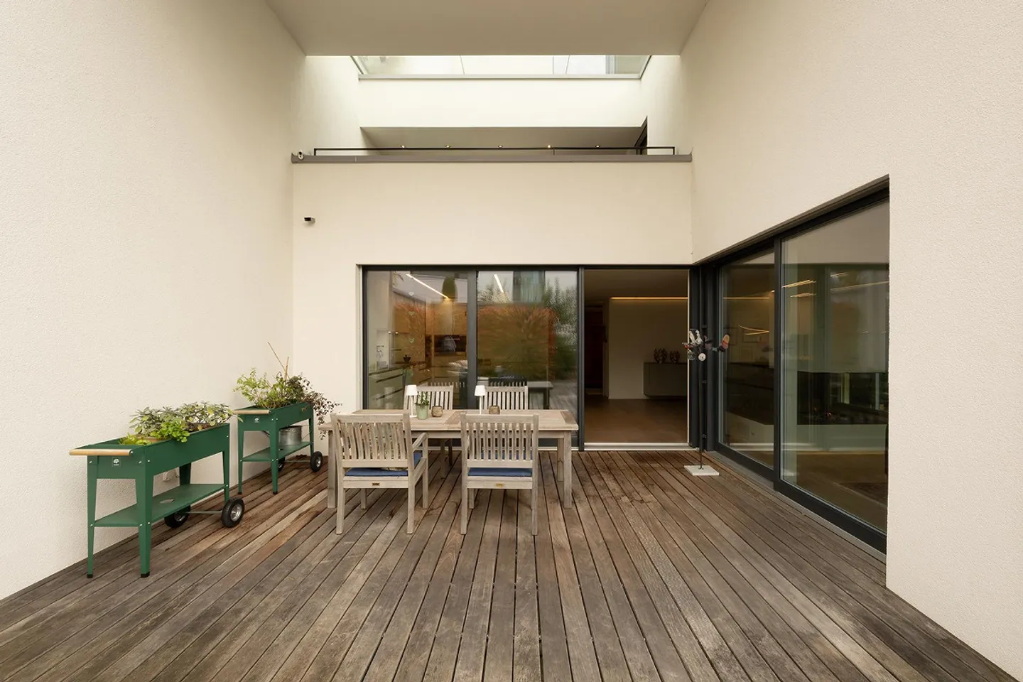 Luxurious 8.5-Room Living Experience with Lake View in Bottighofen - Photo 8 of 26