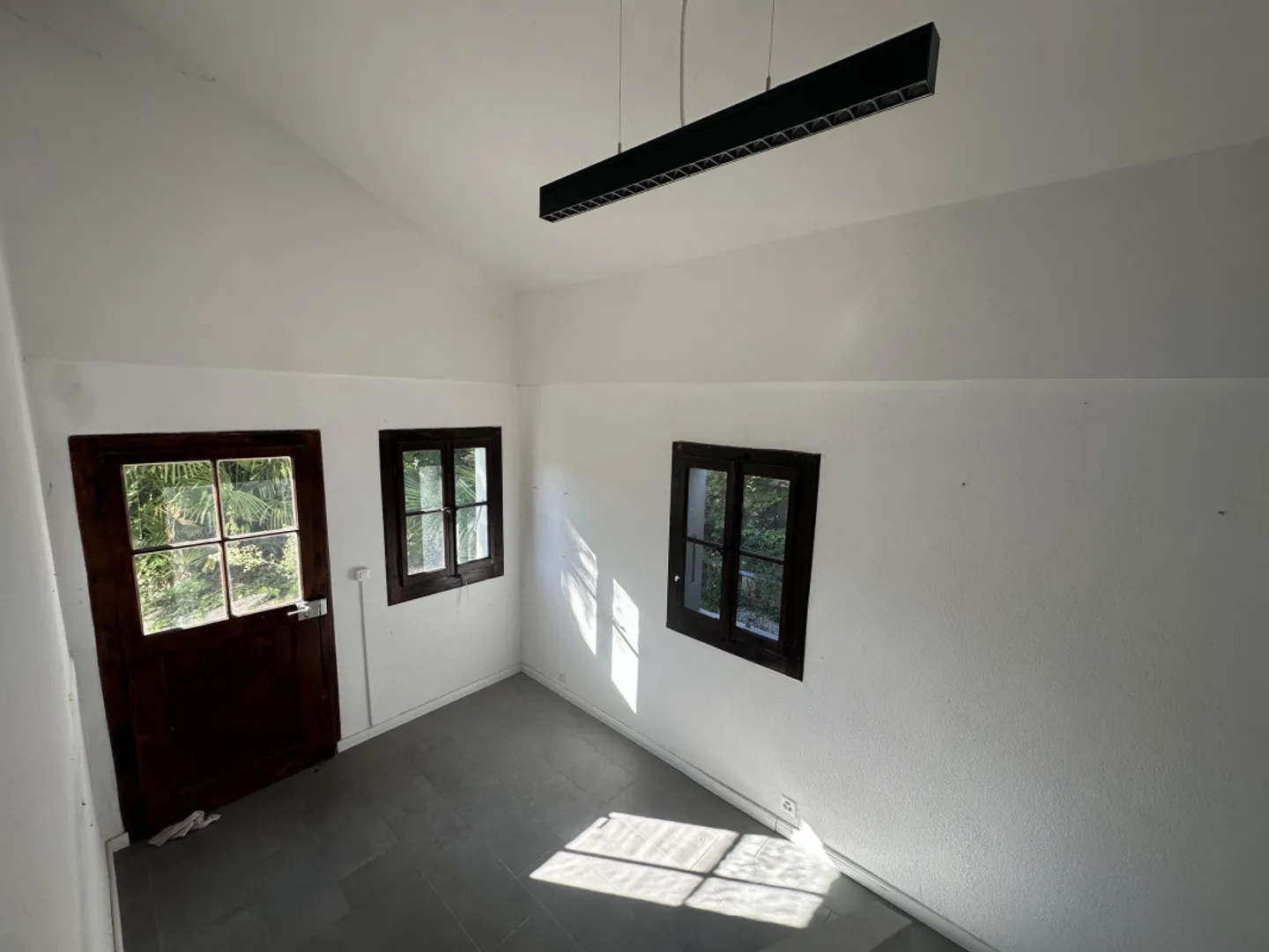 Exclusively in Rolle - Individual villa with large garden, close to the train station - Photo 6 of 10