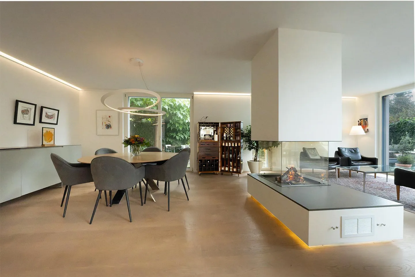 Luxurious 8.5-Room Living Experience with Lake View in Bottighofen - Photo 11 of 26