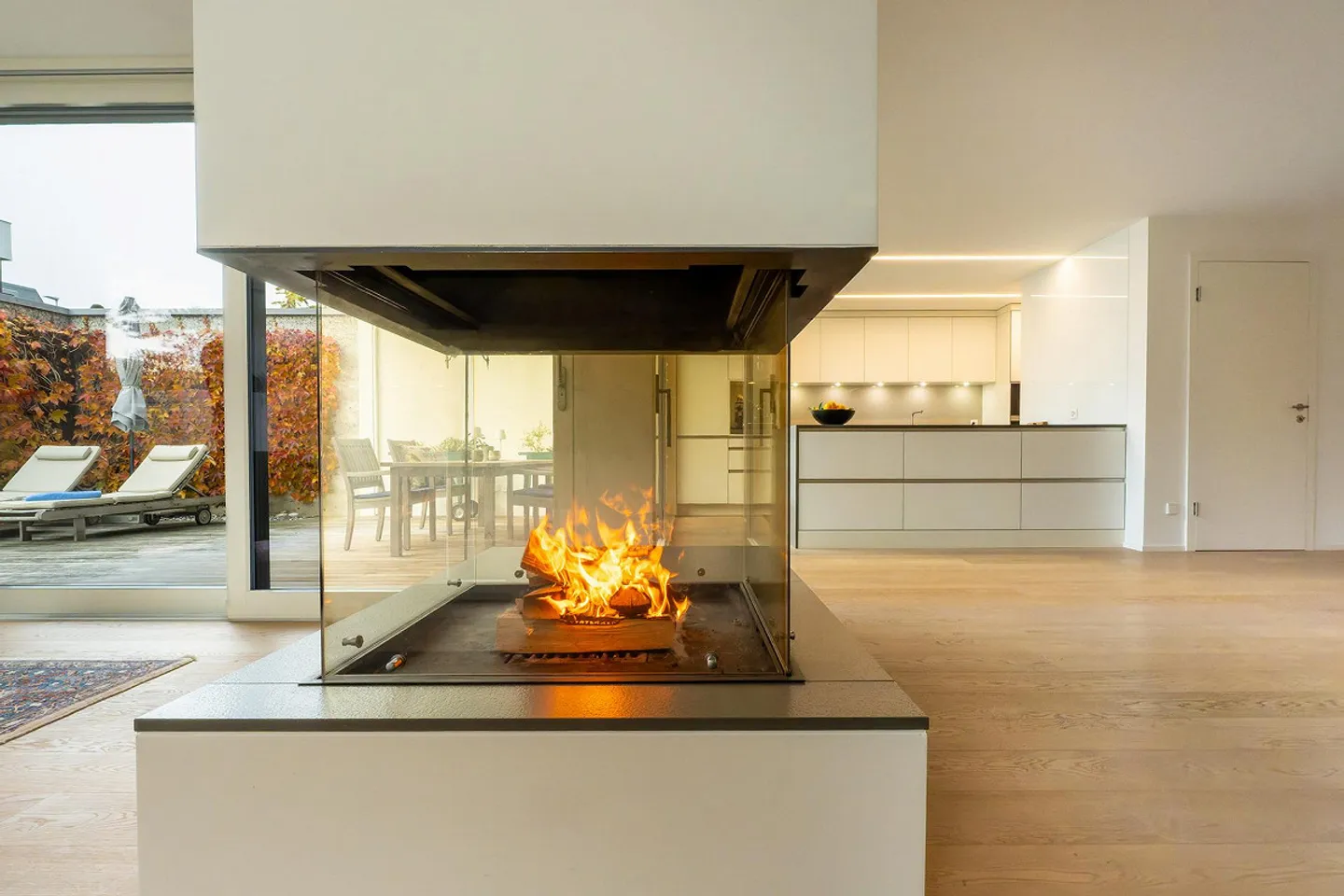 Luxurious 8.5-Room Living Experience with Lake View in Bottighofen - Photo 12 of 26