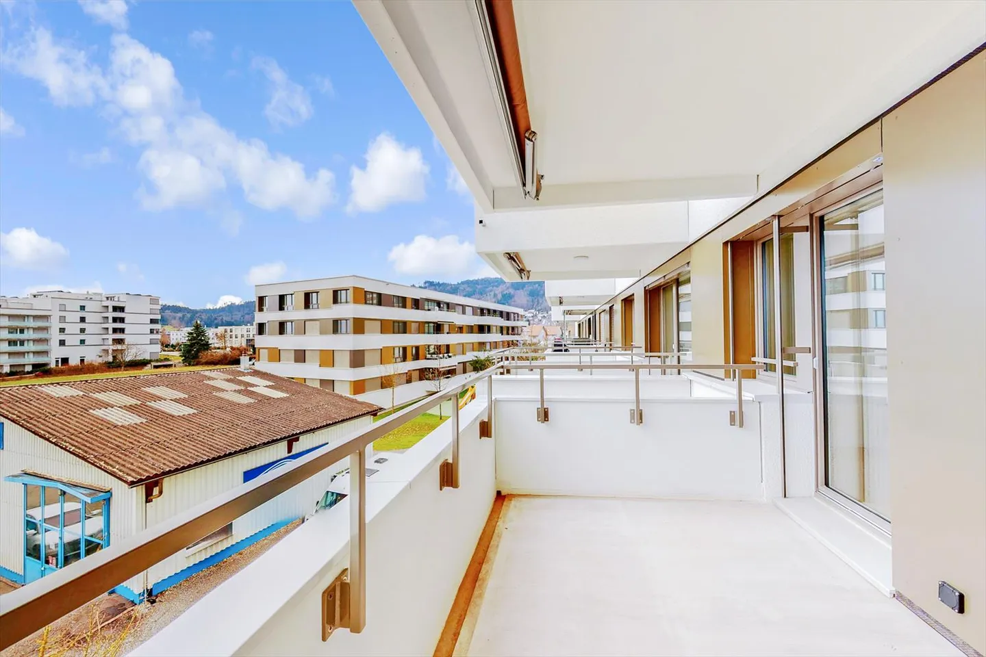 Top modern apartment with "Inhouse" cinema! - Photo 11 of 11