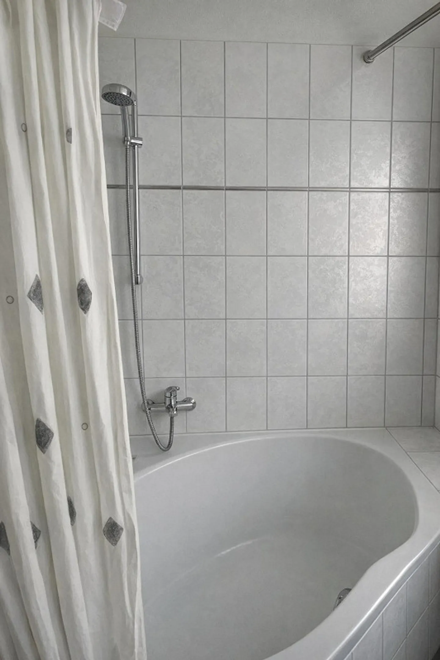 Charmante appartement 4 pièces dans un emplacement central ! - Photo 5 sur 9