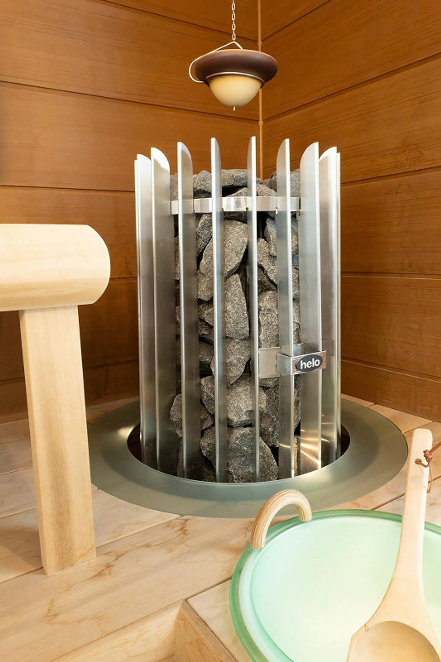 Luxurious 8.5-Room Living Experience with Lake View in Bottighofen - Photo 23 of 26