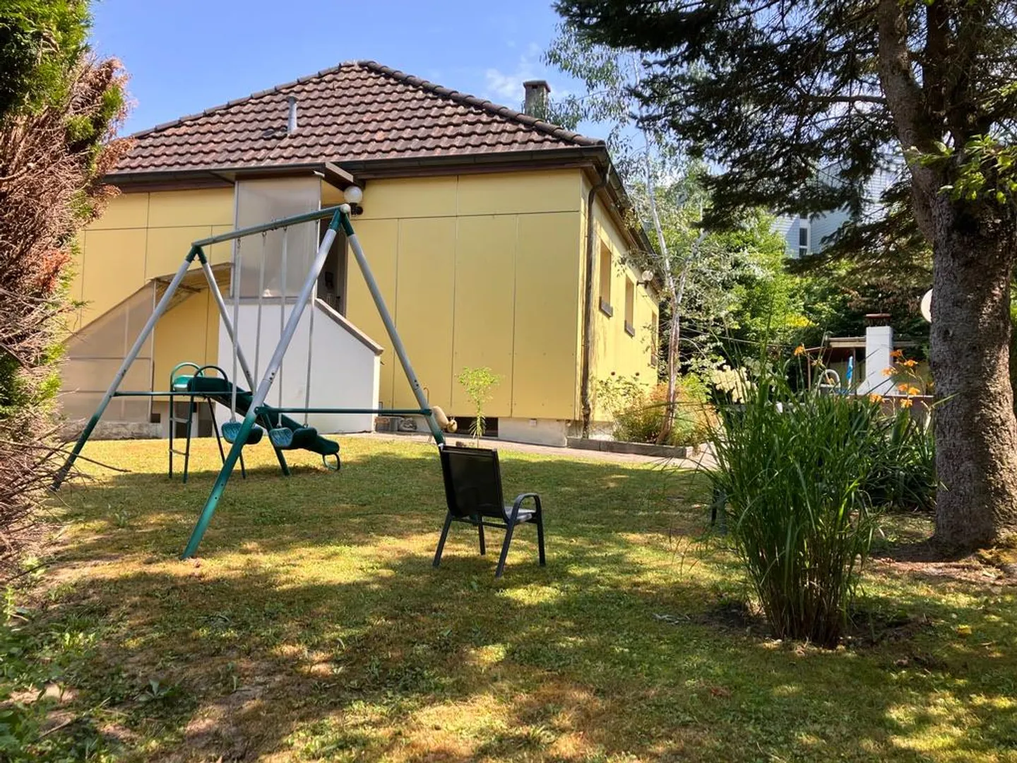 Buttenaustrasse 11, 8134 Adliswil – Zona Centrale W3 – Perla del Progetto con Potenziale di Sviluppo - Foto 2 di 6